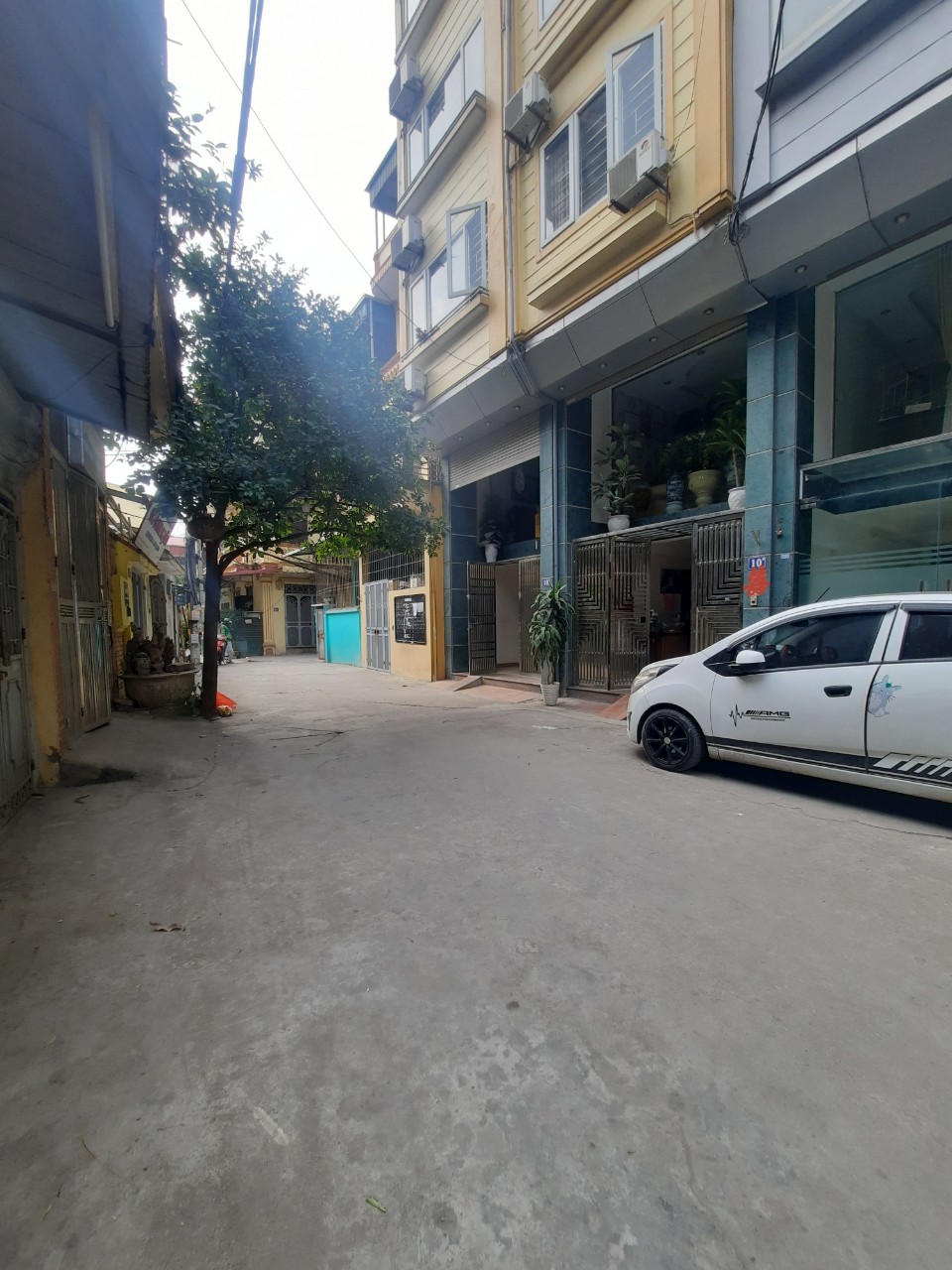 Lô góc 2 thoáng, gara ô tô, bán nhà Hoàng Mai, 40m2 5 tầng, 3 ngủ rộng, hơn 5 tỷ