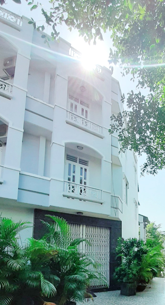 Nhà mới Căn góc 4 tầng mặt tiền KDC Bông Sao P5,Q8. Giá 9.5 tỷ TL