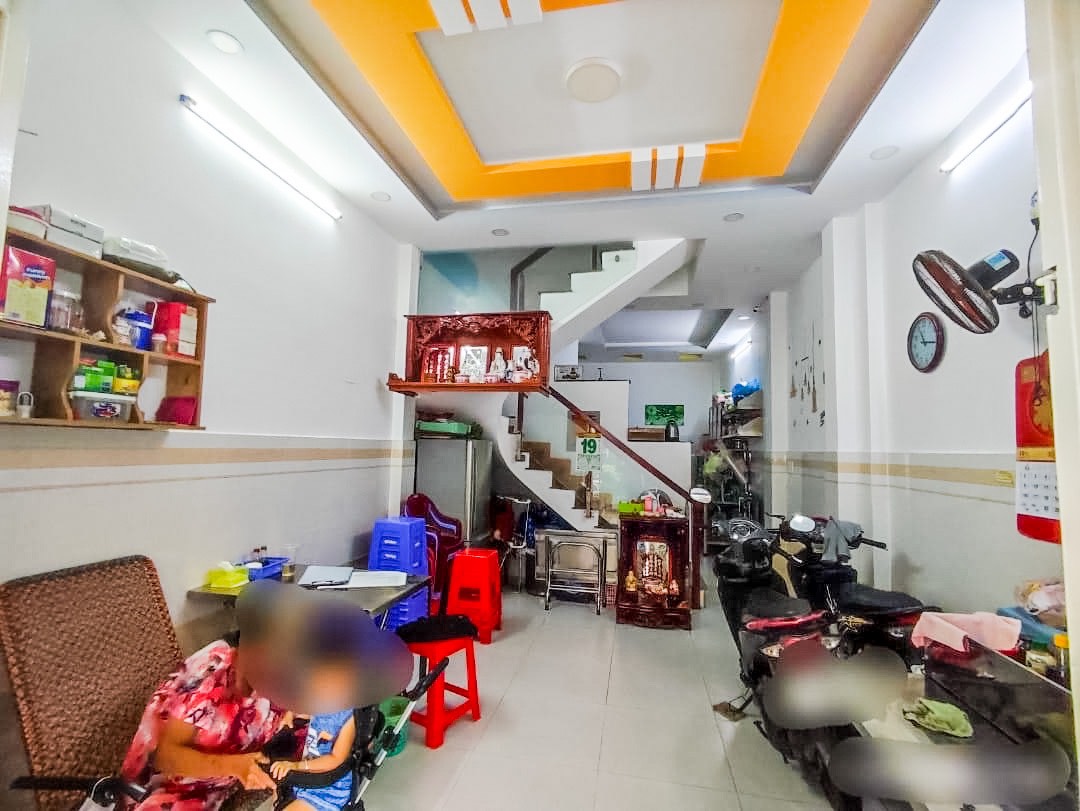 Nhà 3 tầng BTCT - HXT thông - Ngay Đầm Sen - 44m2 - Chỉ 6.68 tỷ