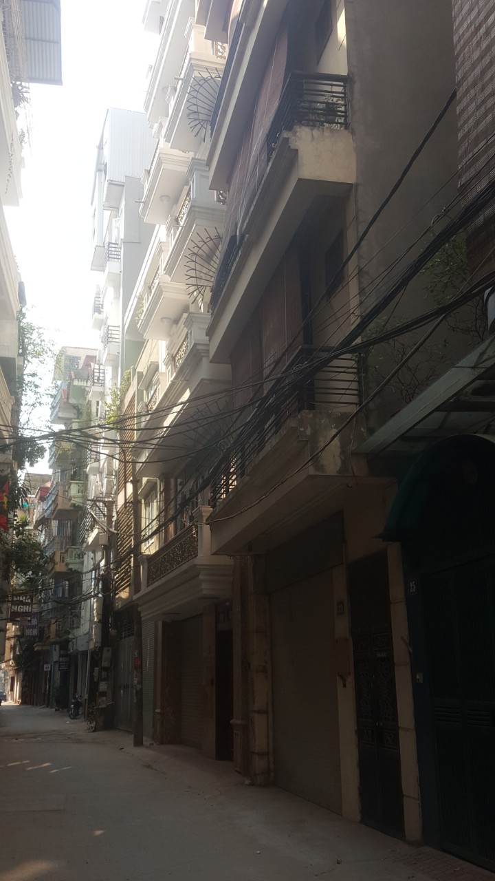 BÁN NHÀ TRẦN QUỐC HOÀN PHÂN LÔ CÁN BỘ, GARA 7 CHỖ, 2 THOÁNG, SẴN ĐẸP, Ở NGAY CHỈ 10.6 TỶ