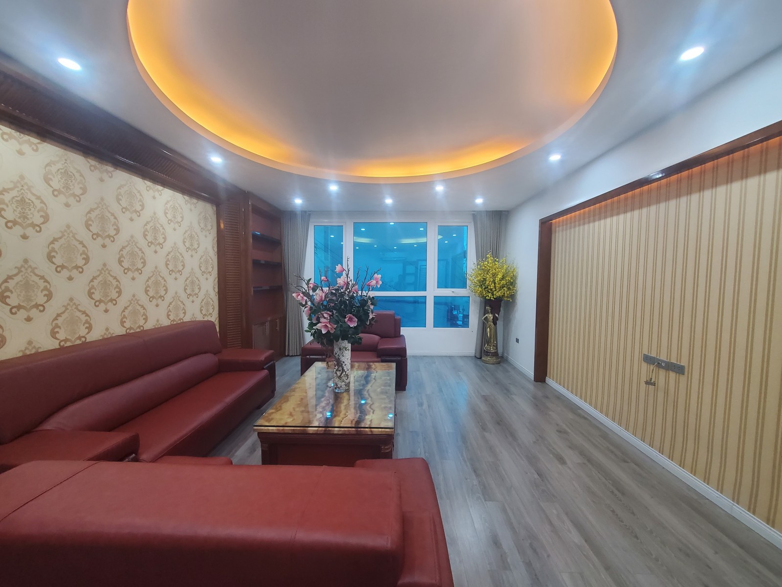 Bán nhà Phố Trường Chinh, Ô TÔ, DT 48m2 *4T, MT 5 m, giá 5,1 tỷ.