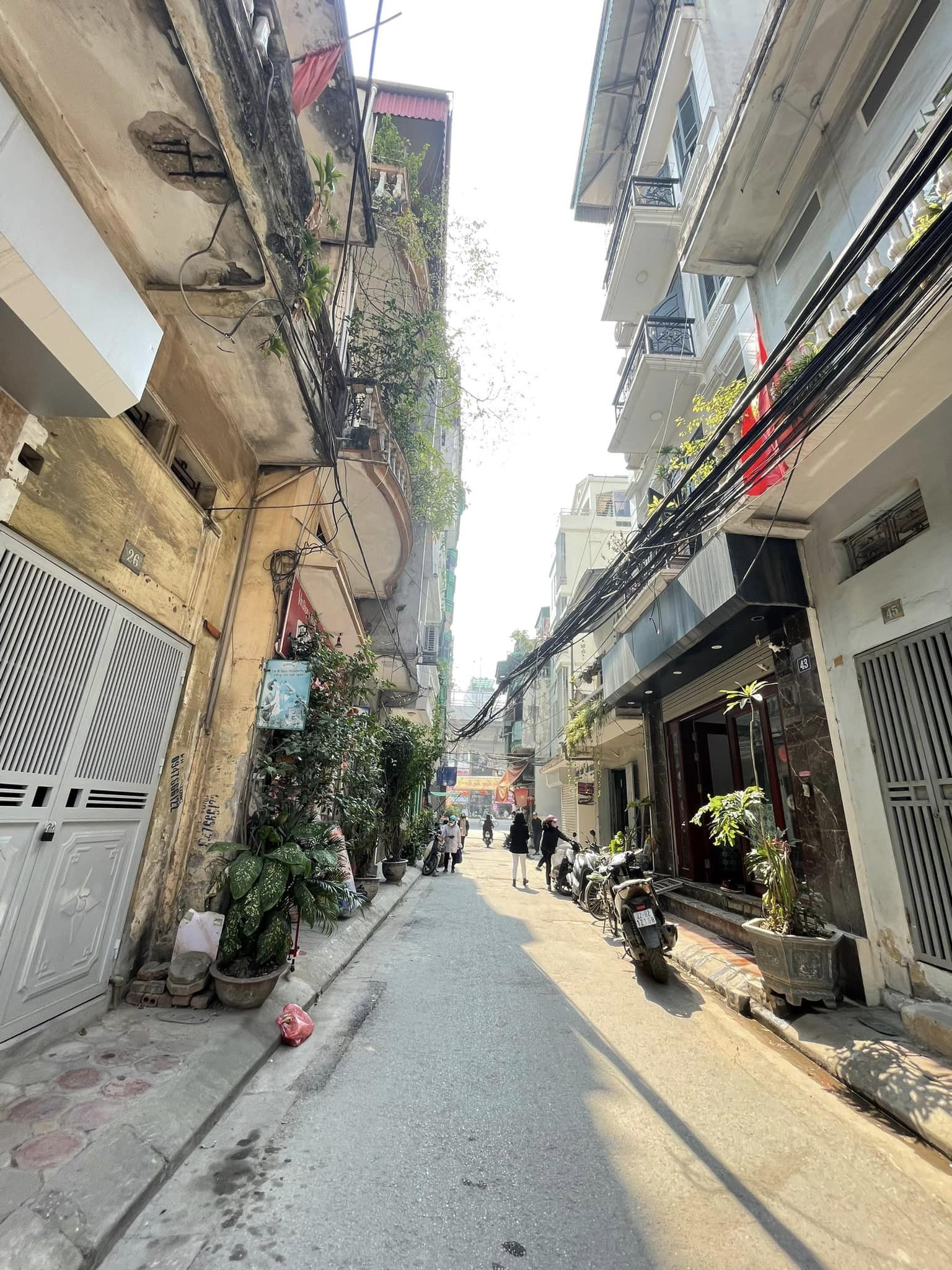 CẦN BÁN NHÀ RIÊNG PHỐ MINH KHAI QUẬN HAI BÀ TRƯNG 38M Ô TÔ TRÁNH NHỈNH 6 TỶ.