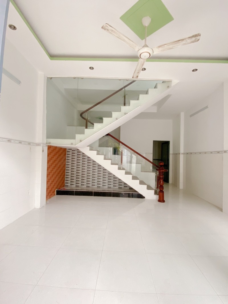 Nhà Mới Đường Xe Hơi Trịnh Thị Miếng Hóc Môn 62m2, 2 Tầng, Nở hầu giá 2.79tỷ