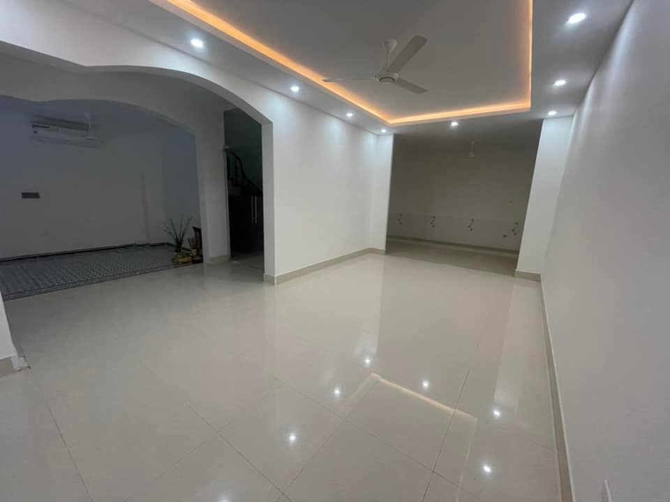 Bán Tòa Văn Phòng Phố Võ Chí Công, Tây Hồ, Lô góc, Kinh doanh, Mặt tiền khủng.