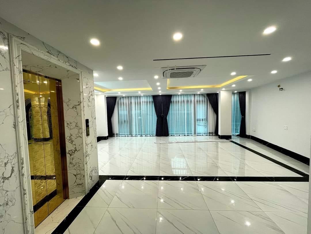 BÁN NHÀ LĨNH NAM QUẬN HOÀNG MAI - 61M 7 TẦNG MT 8.4M - OTO TRÁNH VỈA HÈ MÊNH MÔNG KINH DOANH SẦM UẤT