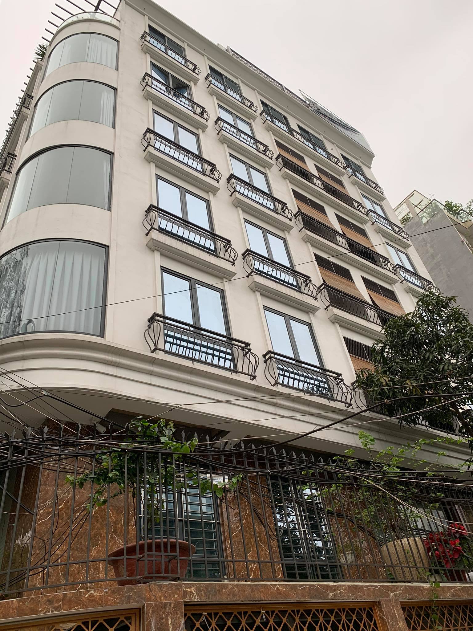 Siêu phẩm đầu tư dòng tiền, tòa ccmn Cầu Giấy, vị trí trung tâm, kinh doanh tốt, ô tô, DT 110m, 8 tầng, chỉ nhỉnh 19 tỷ.