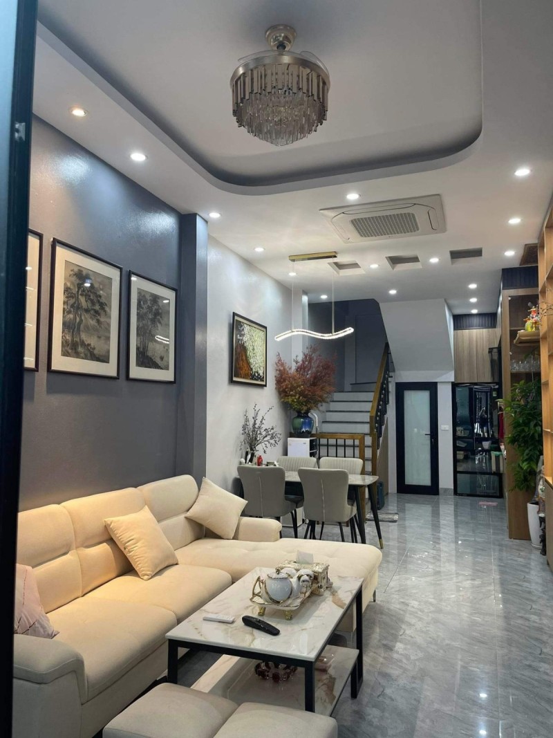 Bán nhà phố Bà Triệu, Hai Bà Trưng, diện tích 40, xây 5 tầng, giá 9.3 tỷ