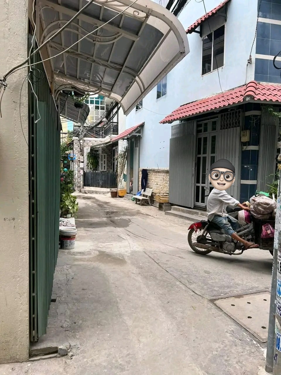 Hơn 2 tỷ có nhà HXH, trung tâm quận 7