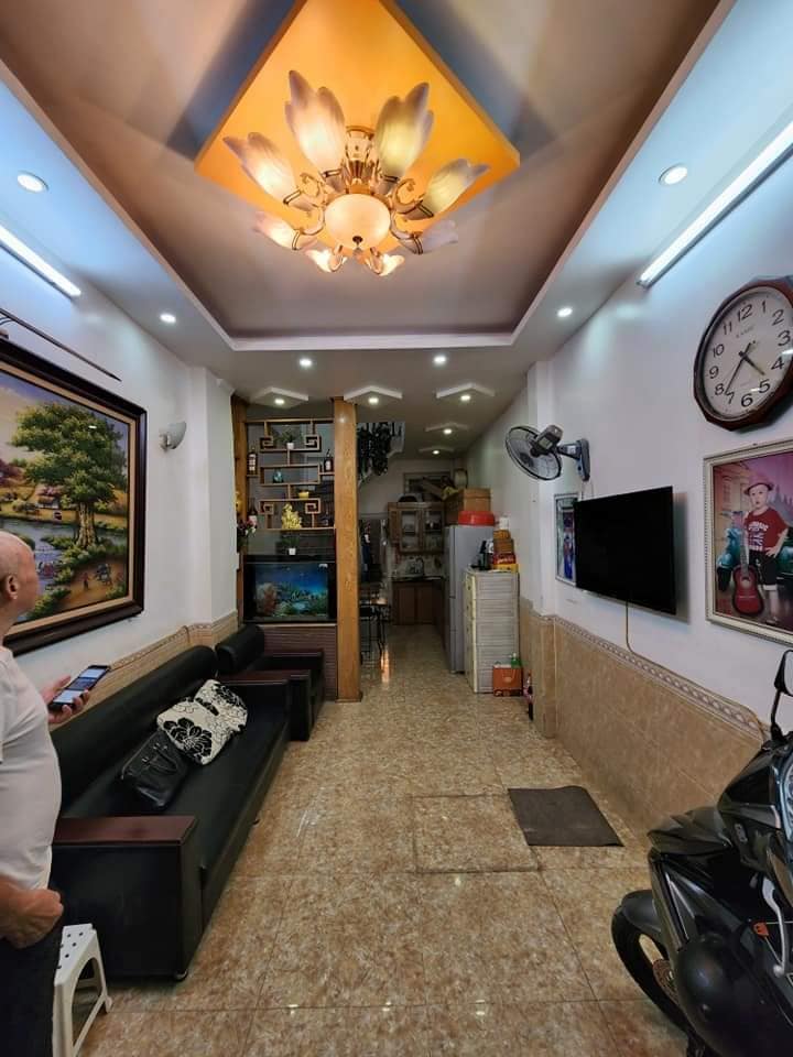 NHÀ ĐẸP PHỐ ĐÀO TẤN – GIAO THÔNG THUẬN TIỆN – TẶNG FULL NỘI THẤT – 34M2 – 5 TẦNG – CHỈ 4.3 TỈ