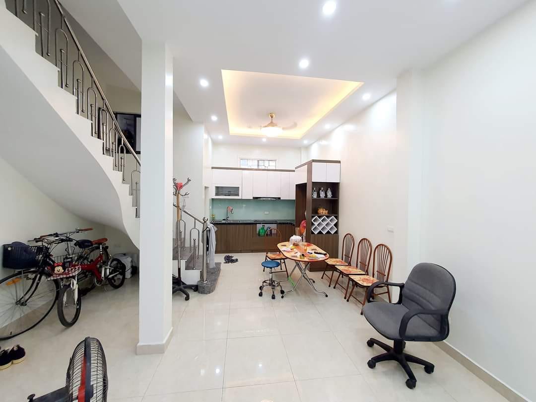 Bán nhà phố Kim Ngưu. Ô tô đỗ sau nhà. 46m2. Chỉ 5.2 tỷ.