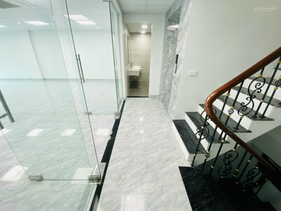 Bán nhà riêng 4 tầng 38m2 nội thất VIP tại Ngô Quyền, Quang Trung, Hà Đông. Ô tô