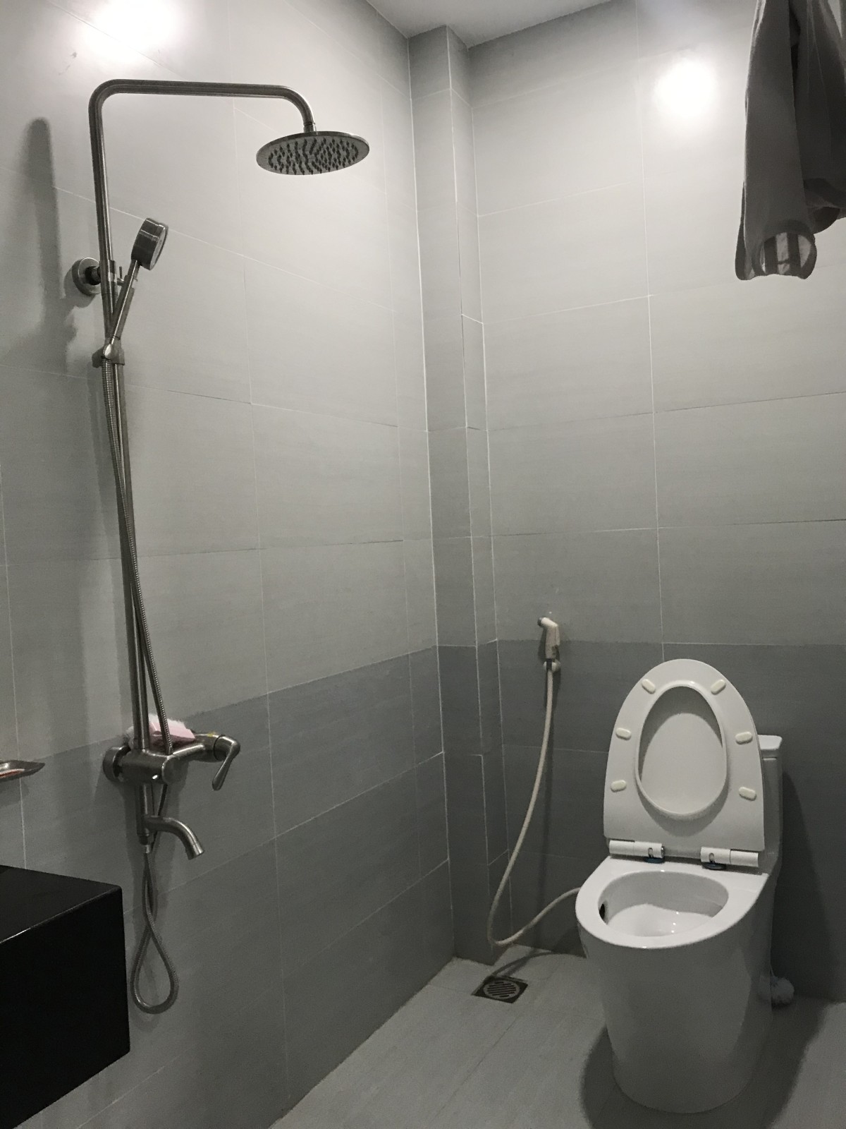 LÂM VĂN BỀN Q7 - NHÀ MỚI XÂY - HẺM TRƯỚC NHÀ 6M - XH TỚI NHÀ - 5 TẦNG - 5.5X10.5 GIÁ 9.9 TỶ TL.