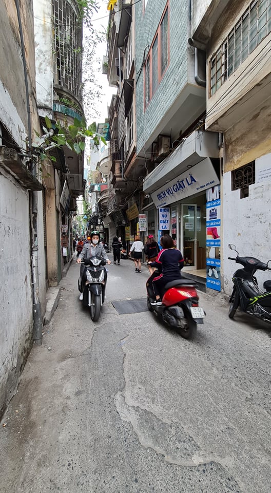 Bán nhà đẹp kinh doanh sầm uất ngày đêm