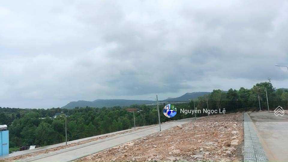 20triệu/m2 cho nền 144m2 trung tâm đường 30/4 Phú Quốc view tầm cao sân bay, cách chợ đêm 10P đi xe