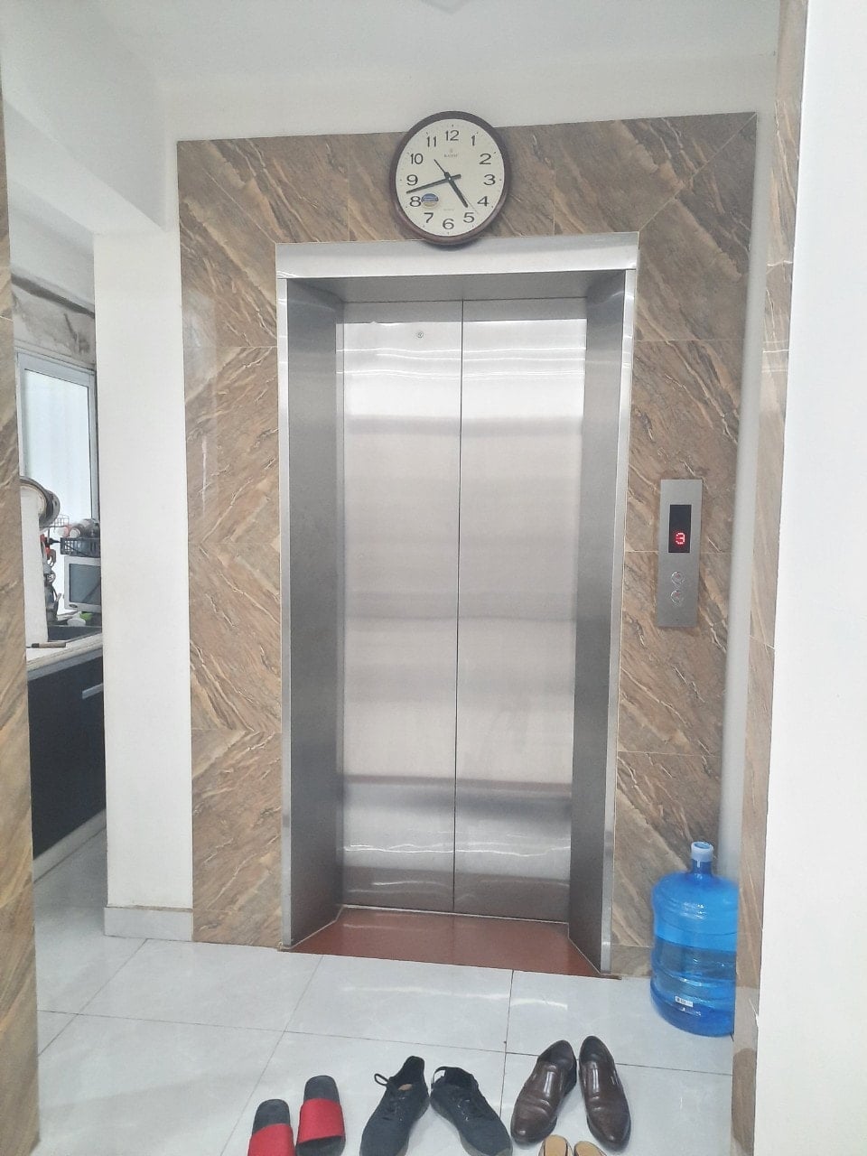 Nhà phố đẹp Tân Ấp 65m2, 4 tầng , mặt tiền 5m, vị trí vàng , kinh doanh vip, giá tốt