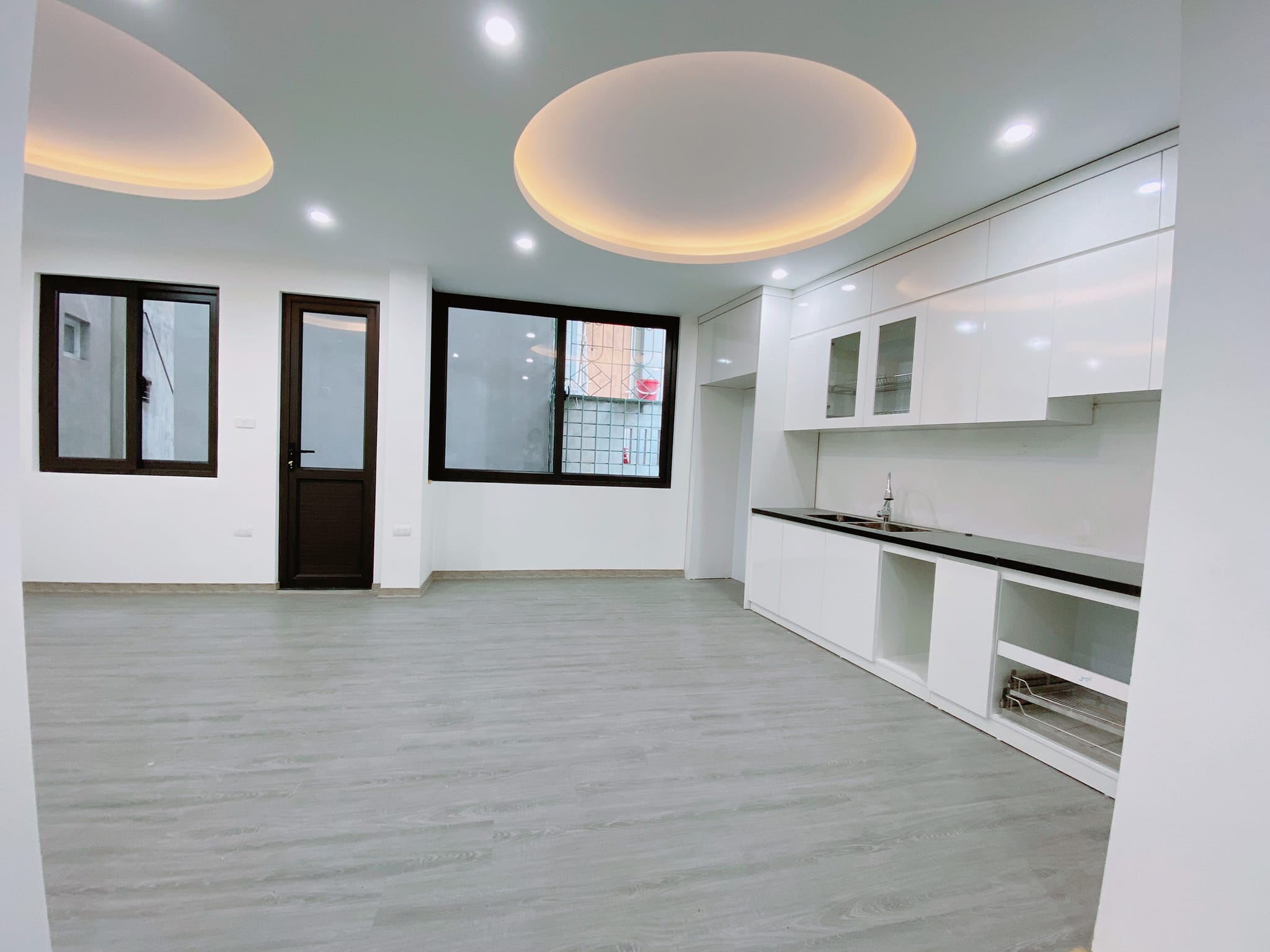 BÁN NHÀ LÁNG HẠ 4.85 TỶ 38M2 5T MT 6,3M – LÔ GÓC – GẦN PHỐ - 2 THOÁNG – NHÀ ĐẸP-KINH DOANH- MẶT TIỀN KHỦNG