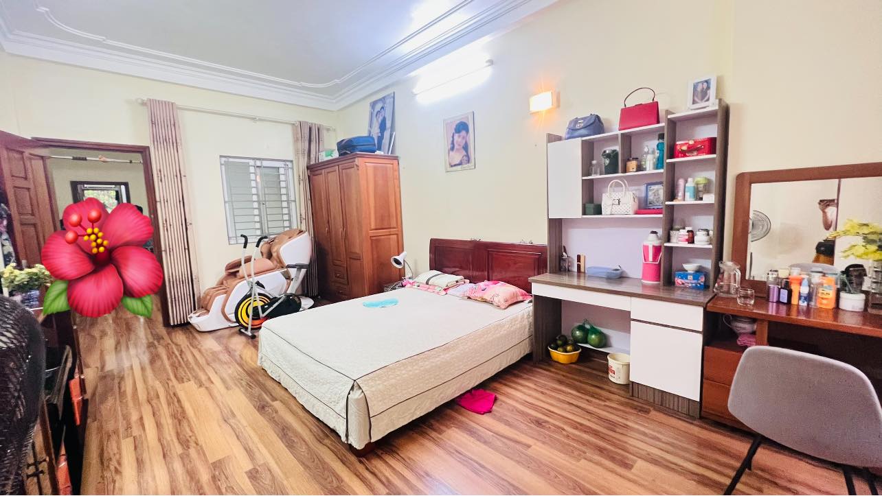 Bán Nhà Đường Láng, Đống Đa, Hai Mặt Ngõ, 81m2 4T MT4.5m, Giá 5.7 Tỷ