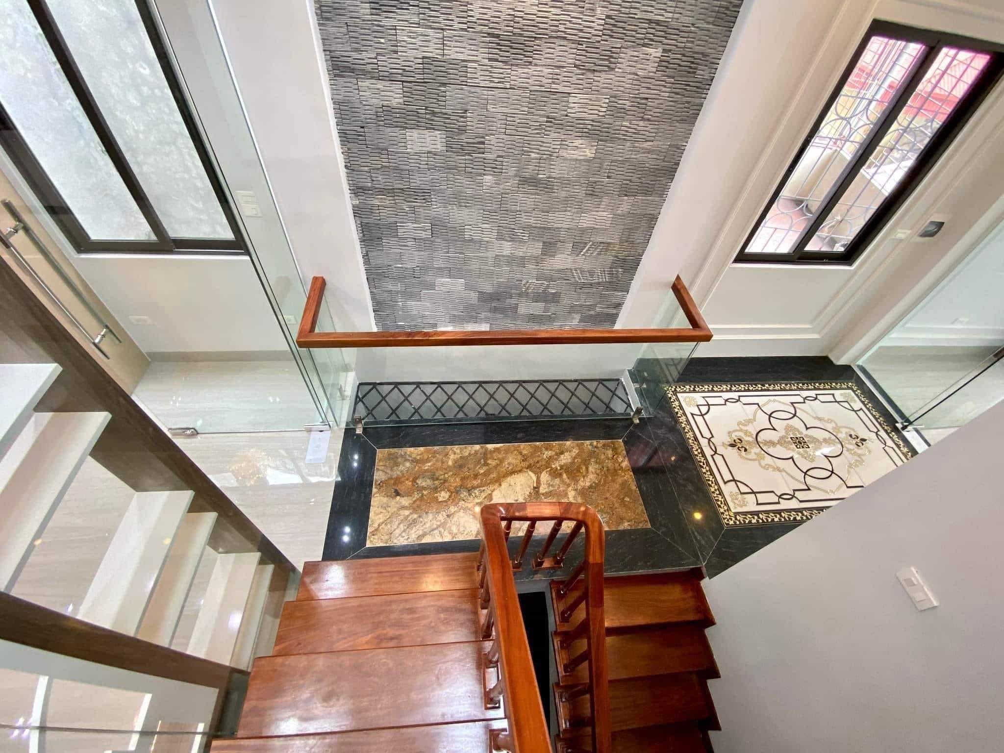 Bán nhà ngõ 22 Lương Ngọc Quyến Hoàn Kiếm, kinh doanh mọi loại hình dịch vụ