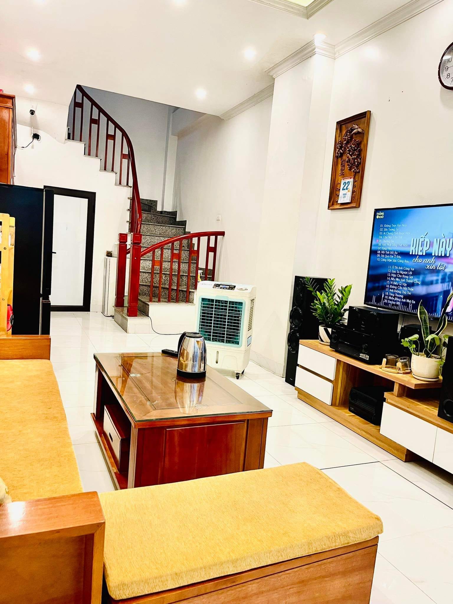 HÓT! Bán nhà mới đẹp 5 tầng Thạch Bàn, Long Biên, ô tô đỗ, chỉ 2.5 tỷ