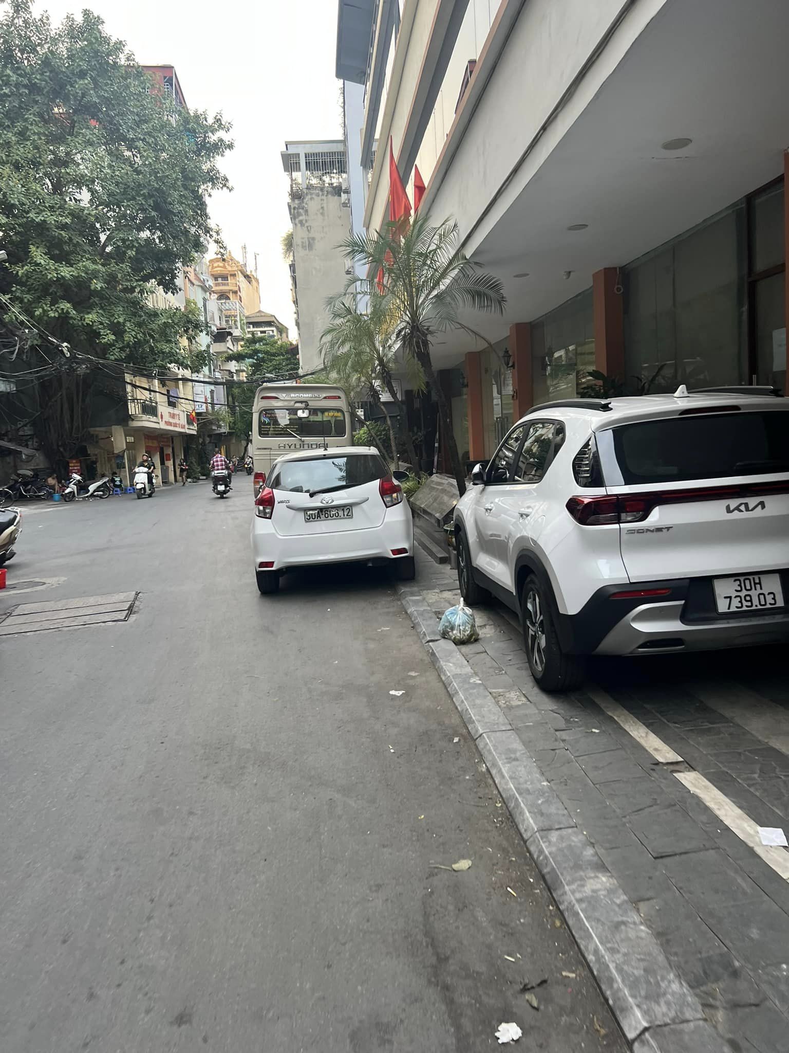 Bán Nhà Tôn Đức Thắng, Đống Đa, Ô Tô Tránh, Kinh Doanh Đỉnh, 40m2, Giá 7.5 Tỷ