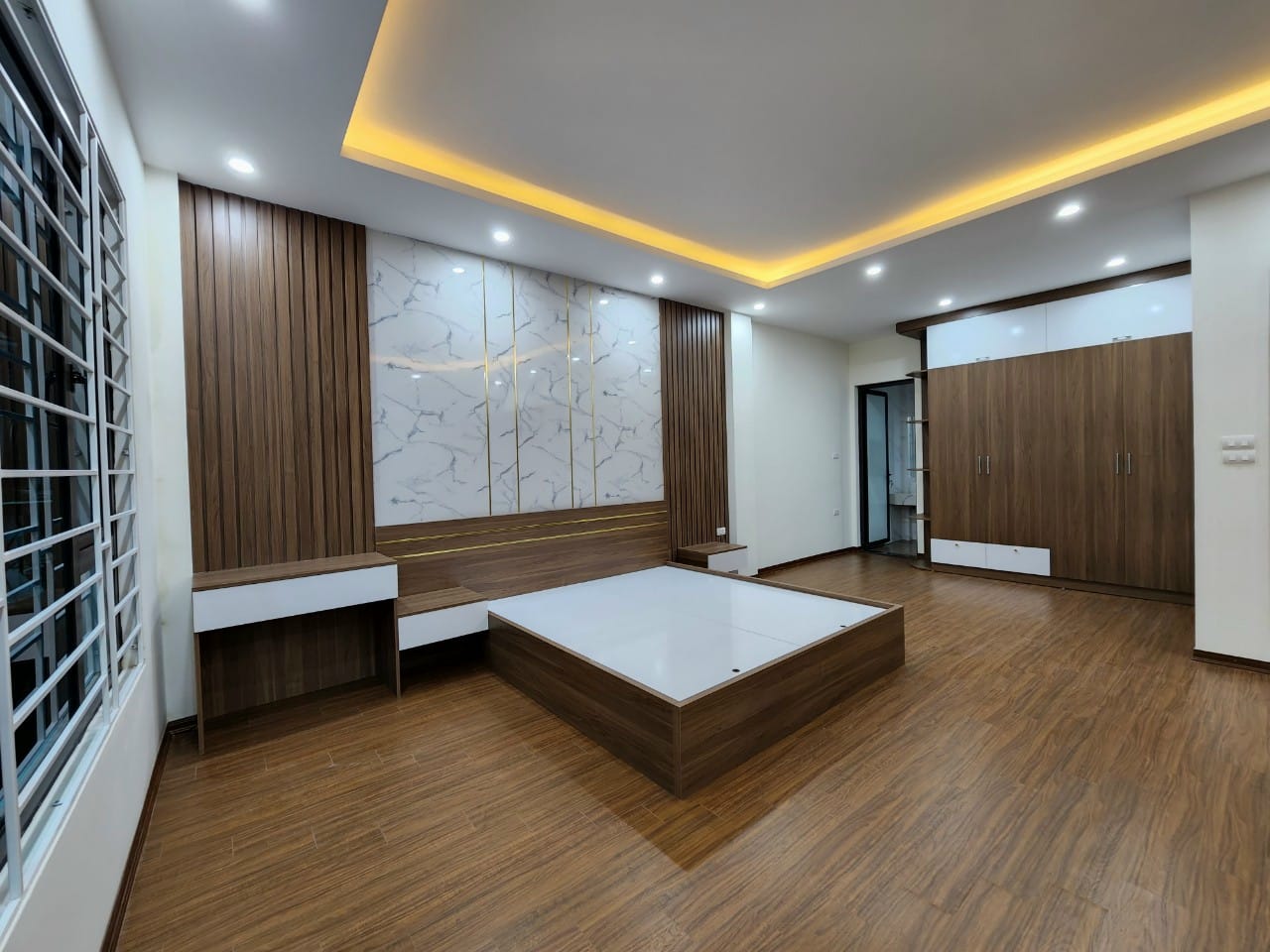 BÁN NHÀ MẶT PHỐ VẠN PHÚC HÀ ĐÔNG 8 TẦNG THANG MÁY KINH DOANH KHỦNG 100M2 GIÁ 19.5 TỶ