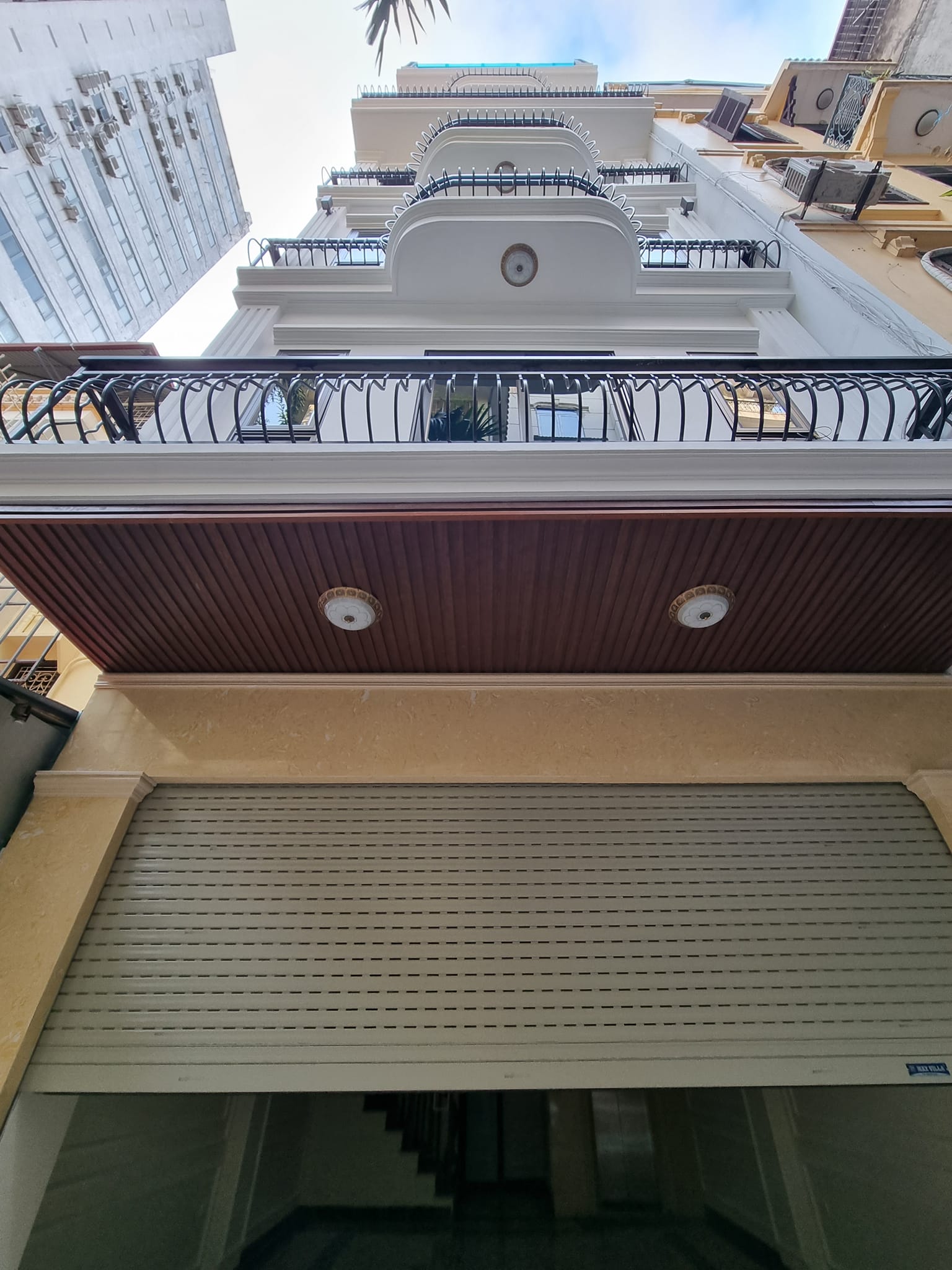 DÂN XÂY CHẮC CHẮN – 6 PHÒNG NGỦ - HƯỚNG ĐÔNG NAM – SỔ NỞ HẬU 10CM – KHÔNG LỖI PHONG THỦY