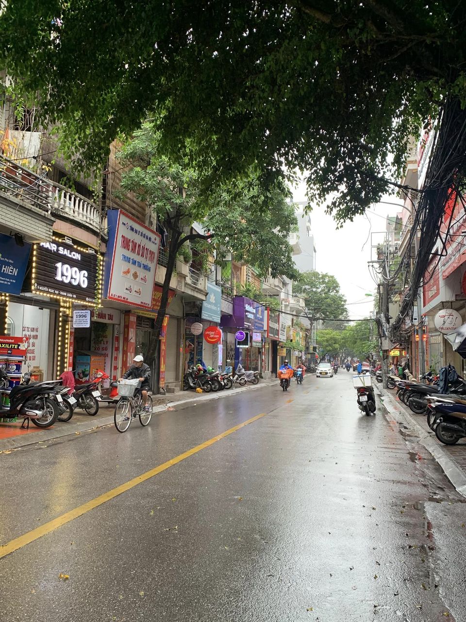 BÁN NHÀ PHÂN LÔ HOÀNG QUỐC VIỆT NGHĨA ĐÔ CẦU GIẤY 20 TỶ 70m 6 TẦNG MẶT TIỀN 5m TẦNG THANG MÁY