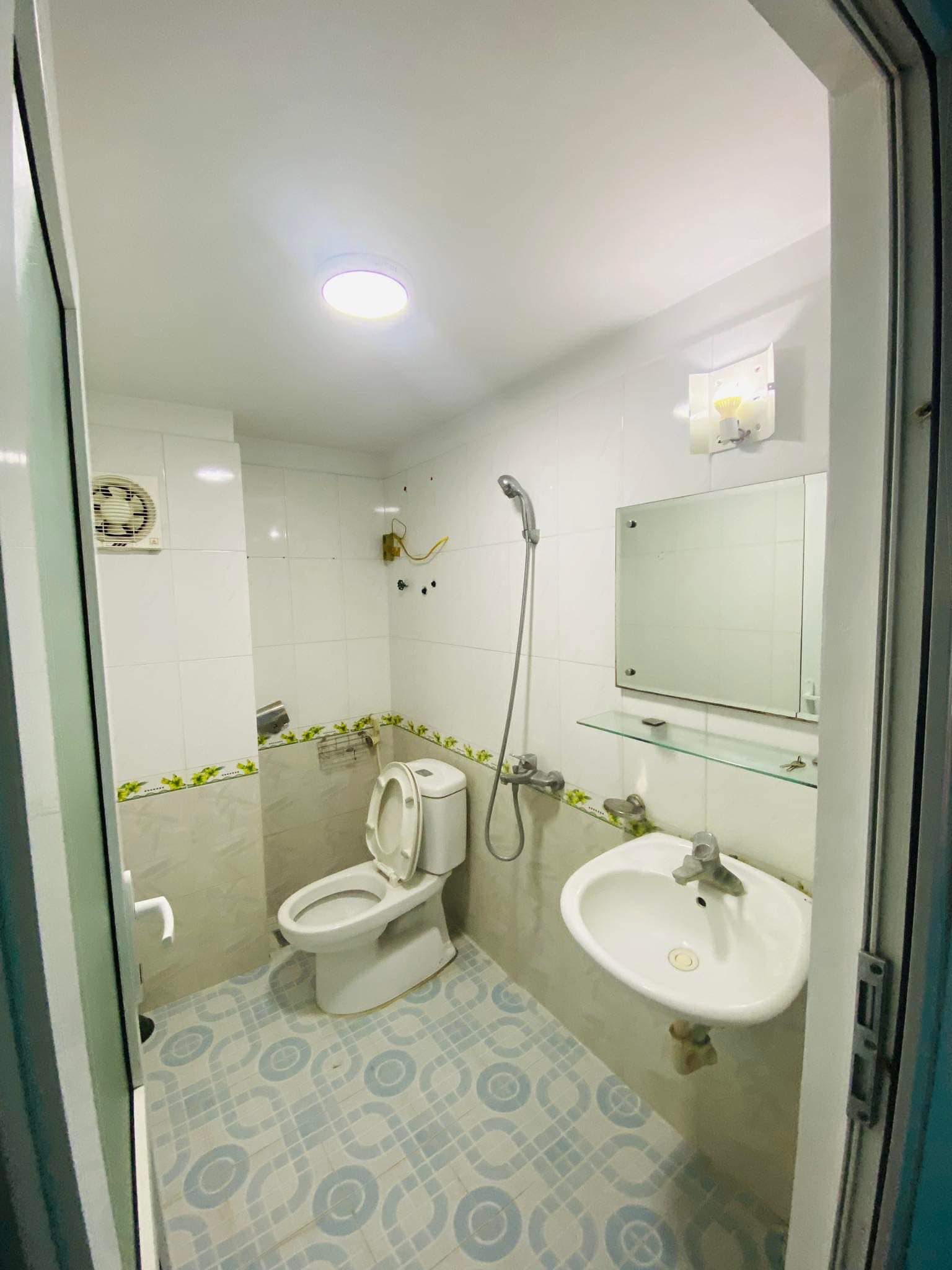 BÁN NHÀ ĐẸP PHỐ TỨ LIÊN 48M2 4T MT 4M GIÁ 5,4 TỶ CÓ THƯƠNG LƯỢNG