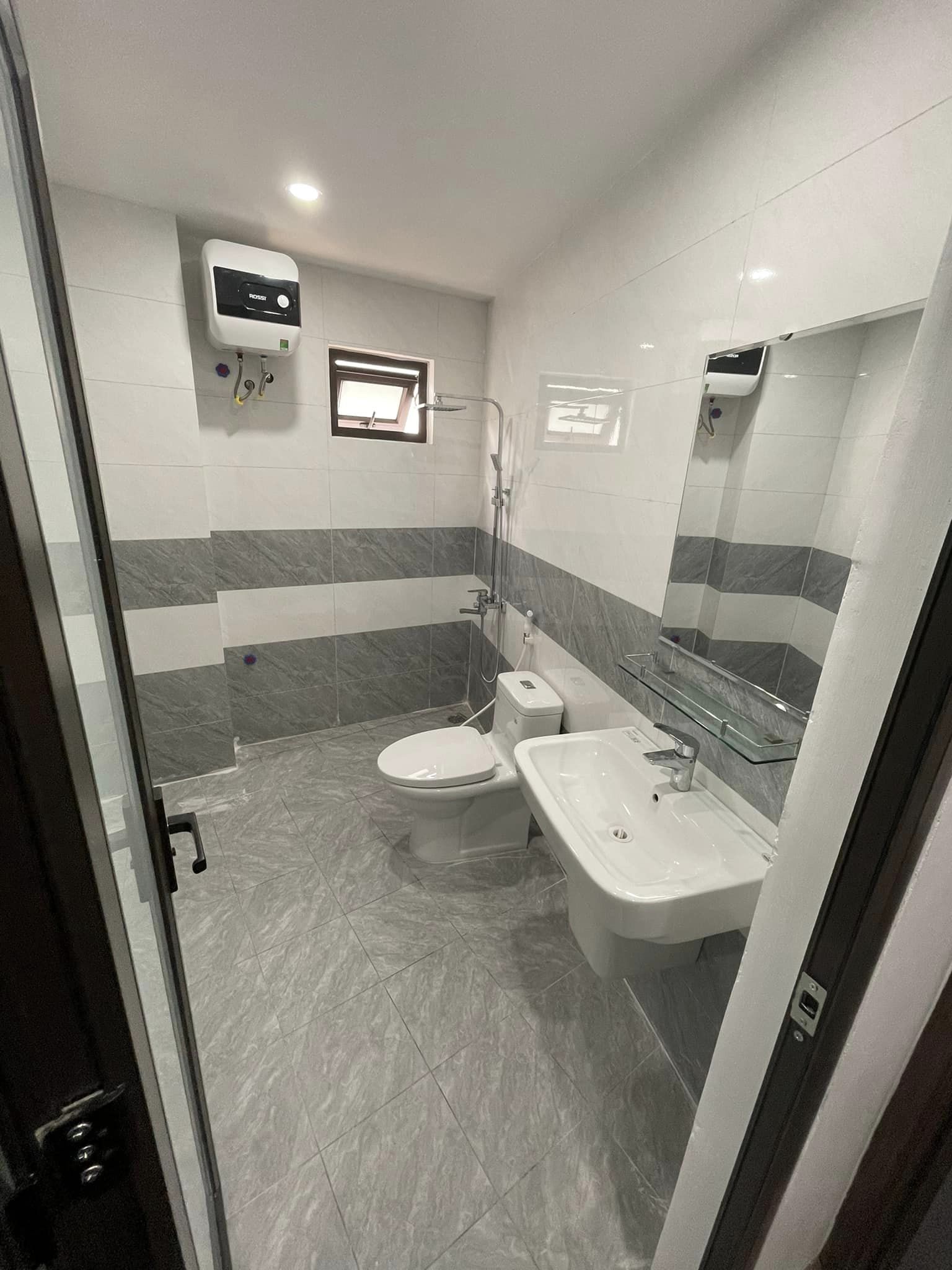 BÁN NHÀ NGÔ THÌ SỸ HÀ ĐÔNG 5 TẦNG Ô TÔ TRÁNH SÁT LÀNG LỤA VẠN PHÚC 45M2 GIÁ 6.3 TỶ