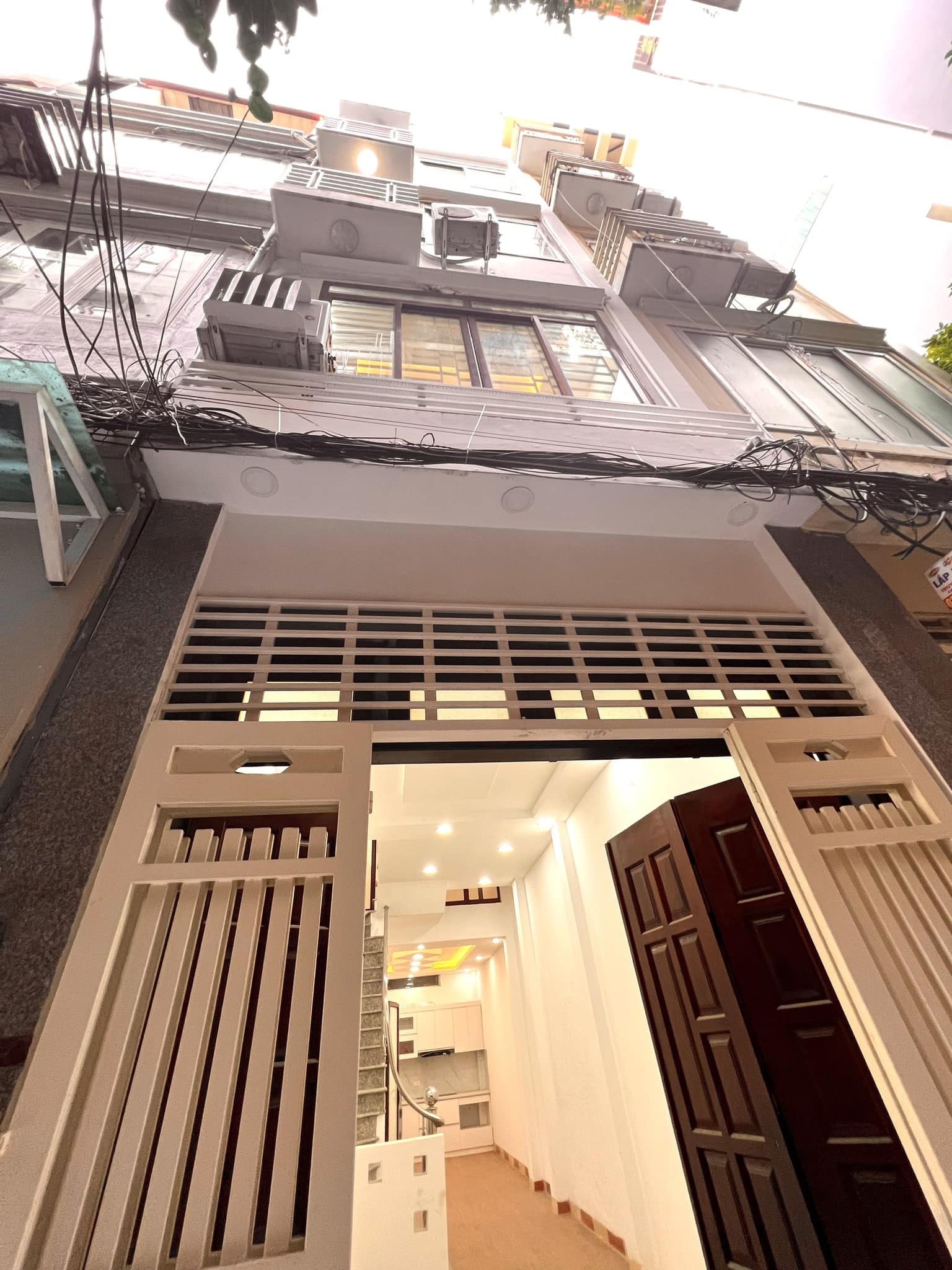 Nhà Chùa Láng, 41m2*6Tầng, 2 thoáng, gần phố,kinh doanh CHDV, giá 5,35 tỷ