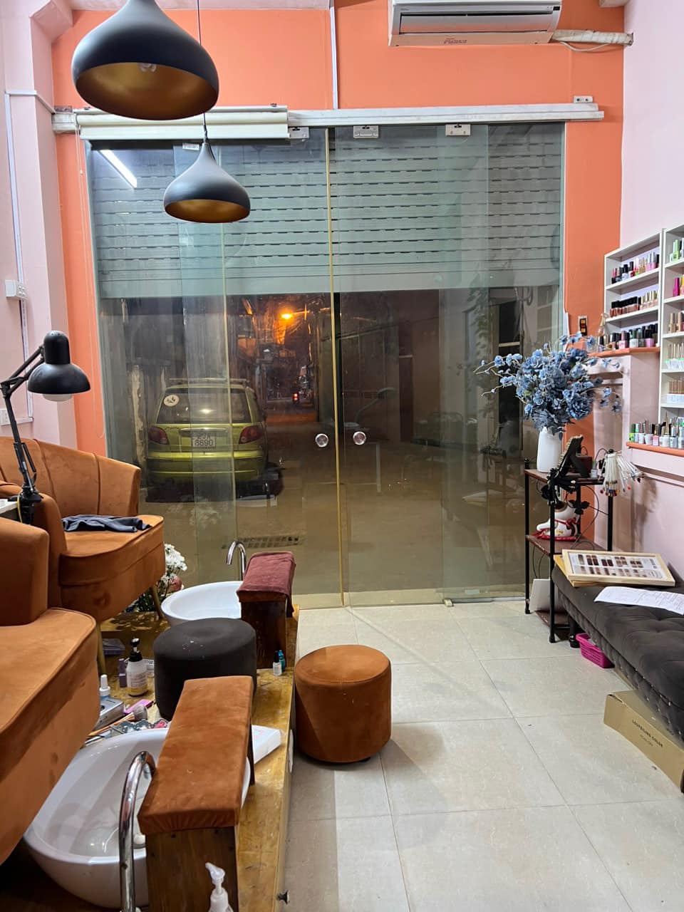 Bán nhà! HÀNG HIẾM- LÔ GÓC- Ô TÔ ĐỖ CỬA- KINH DOANH- Tam Trinh- Nhỉnh 100TR/M2 x 43