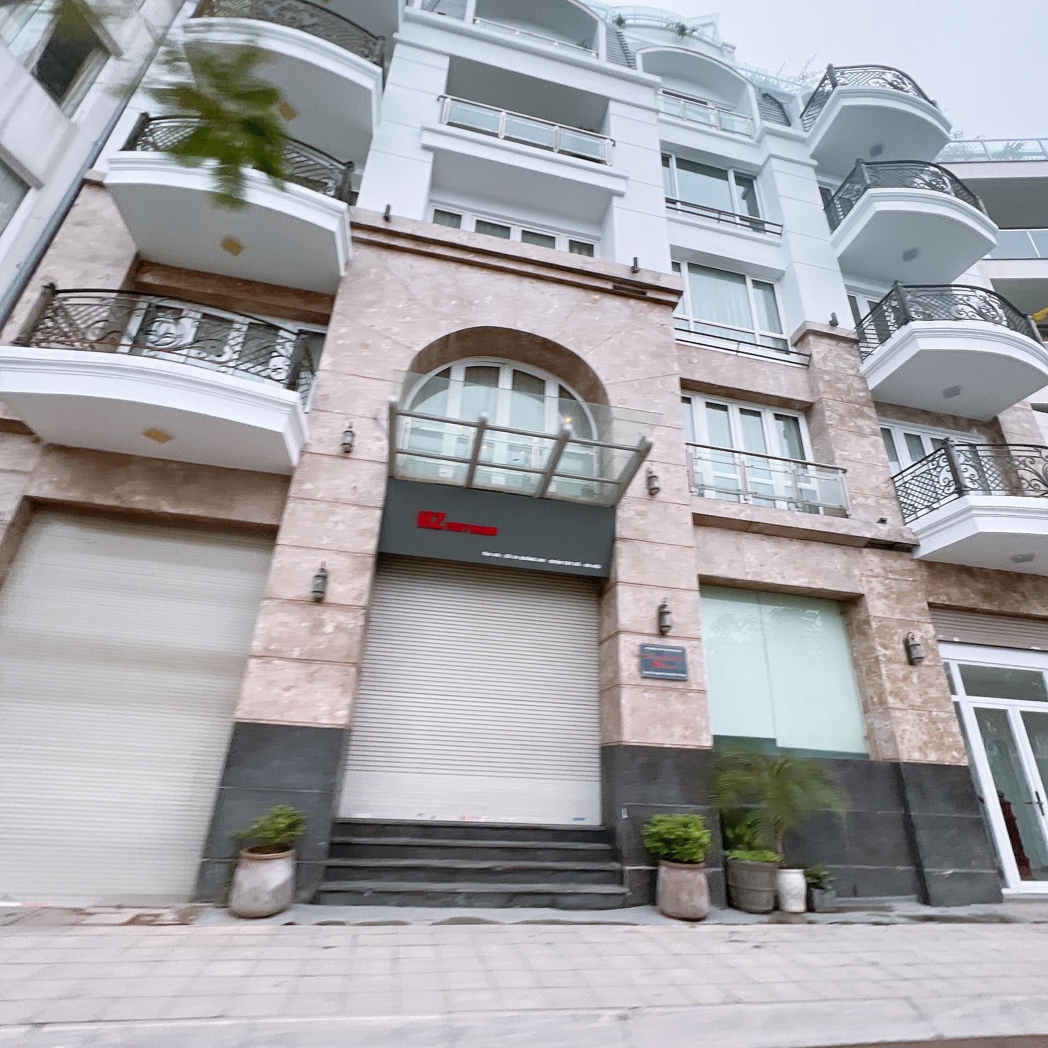 BÁN GẤP NHÀ MẶT PHỐ CHÙA BỘC - 70M2 - MT 12M SIÊU ĐẸP HIẾM - LÔ GÓC 3 MẶT THOÁNG