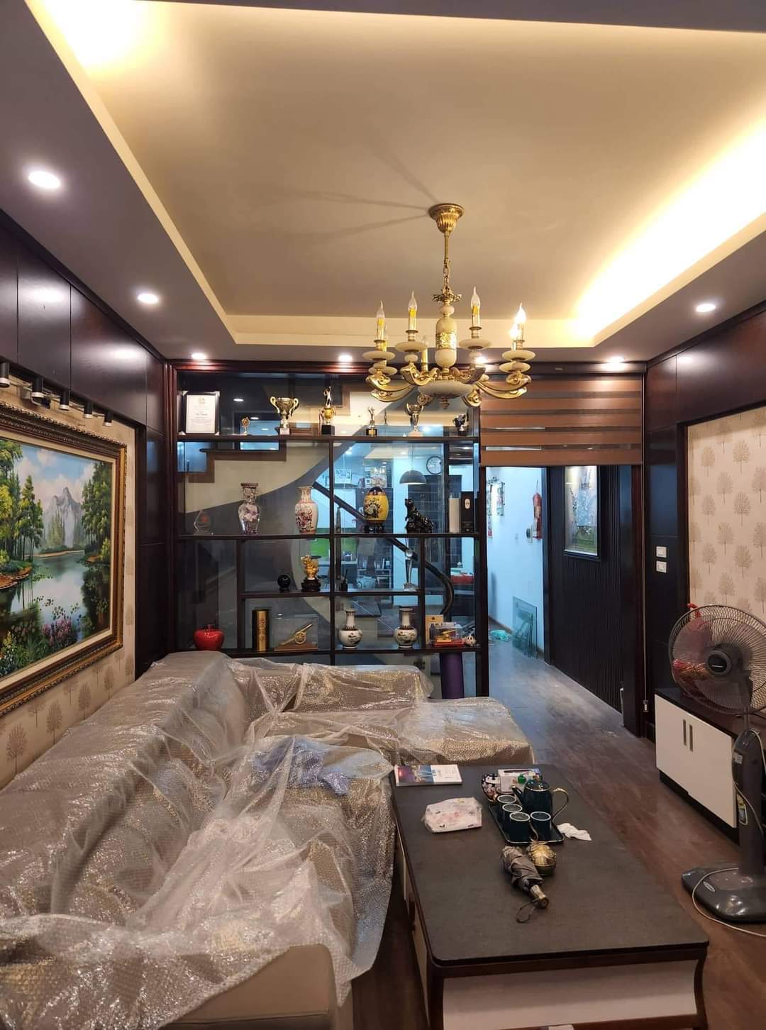 Phố Trần Quốc Hoàn, Cầu Giấy, 5Tầng Thang Máy, Ô Tô Tránh, Via Hè, Kinh Doanh Sầm Uất, Mới Tinh 13Tỷ.