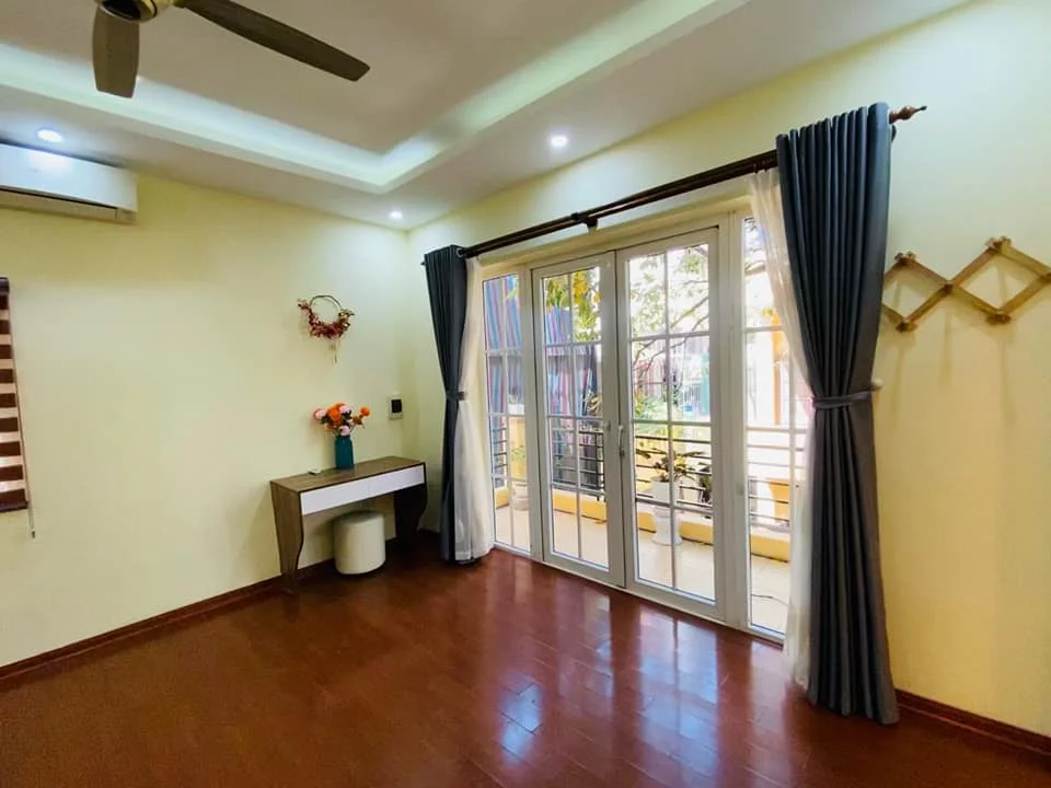 BÁN NHÀ ĐÊ LA THÀNH ĐỐNG ĐA, 40m, 4 TẦNG, SỔ ĐỎ