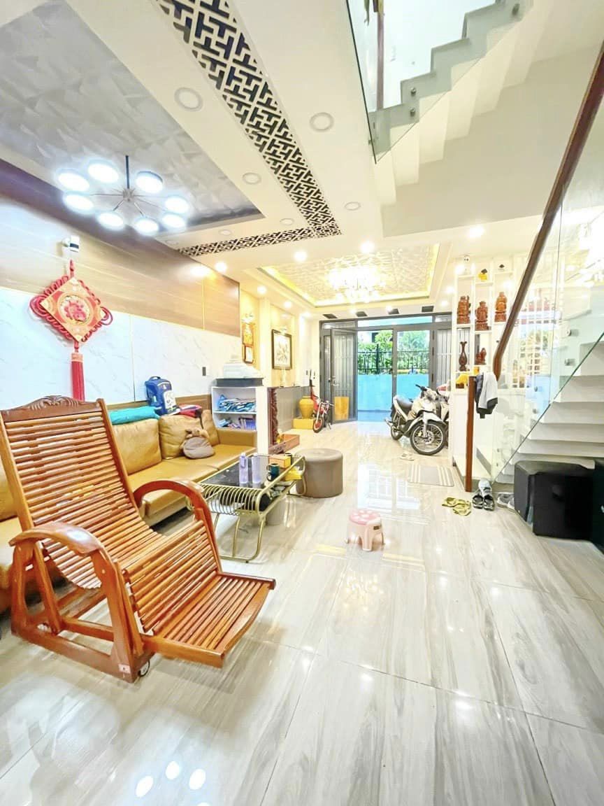 NHÀ 1 TRỆT 2 LẦU KHU KIỀU ĐÀM Ô TÔ TRƯỚC CỬA TRẦN XUÂN SOẠN PHƯỜNG TÂN HƯNG QUẬN 7