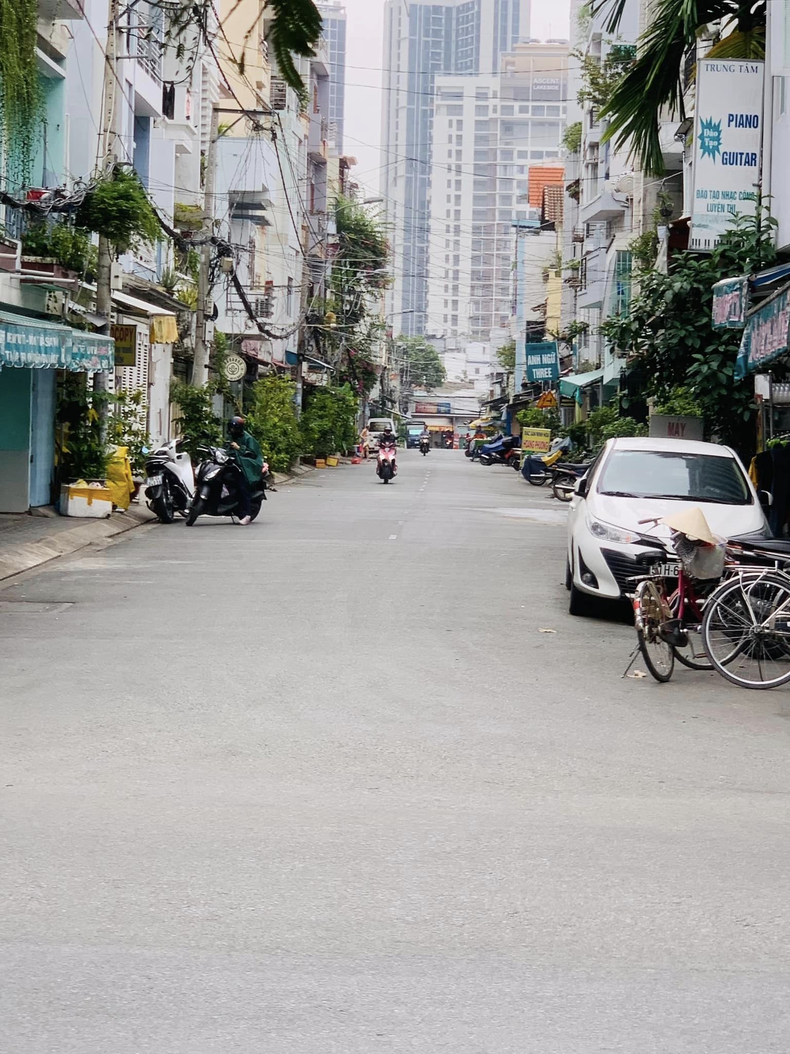 NHÀ MẶT TIỀN ĐƯỜNG SỐ LÂM VĂN BỀN - QUẬN 7 – 3 TẦNG - 62M Ở HOẶC KINH DOANH