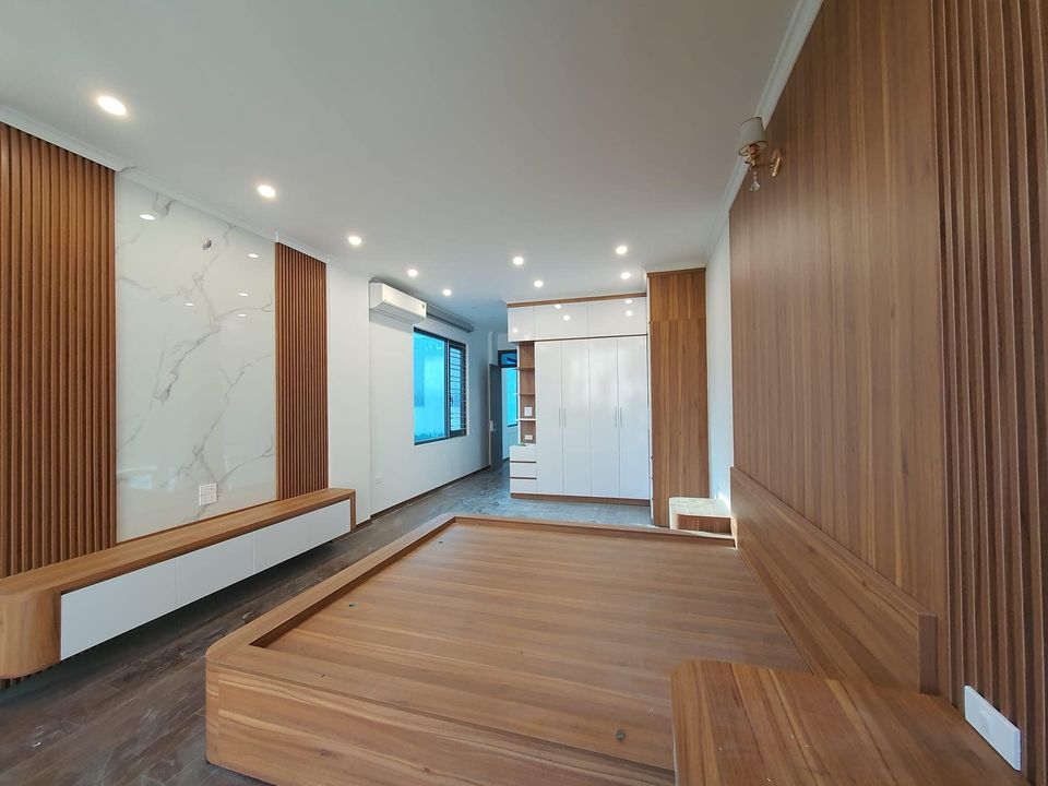 BÁN NHÀ PHỐ DUY TÂN CẤU GIẤY KINH DOANH ĐA DẠNG .