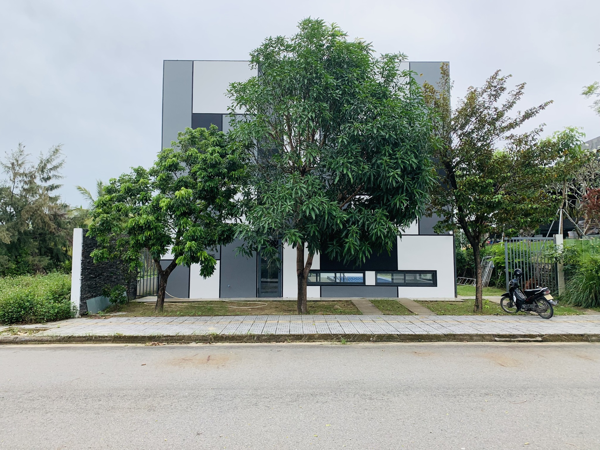 Biệt Thự FPT City View Hồ Sát Sông Cổ Cò, View Sân Golf