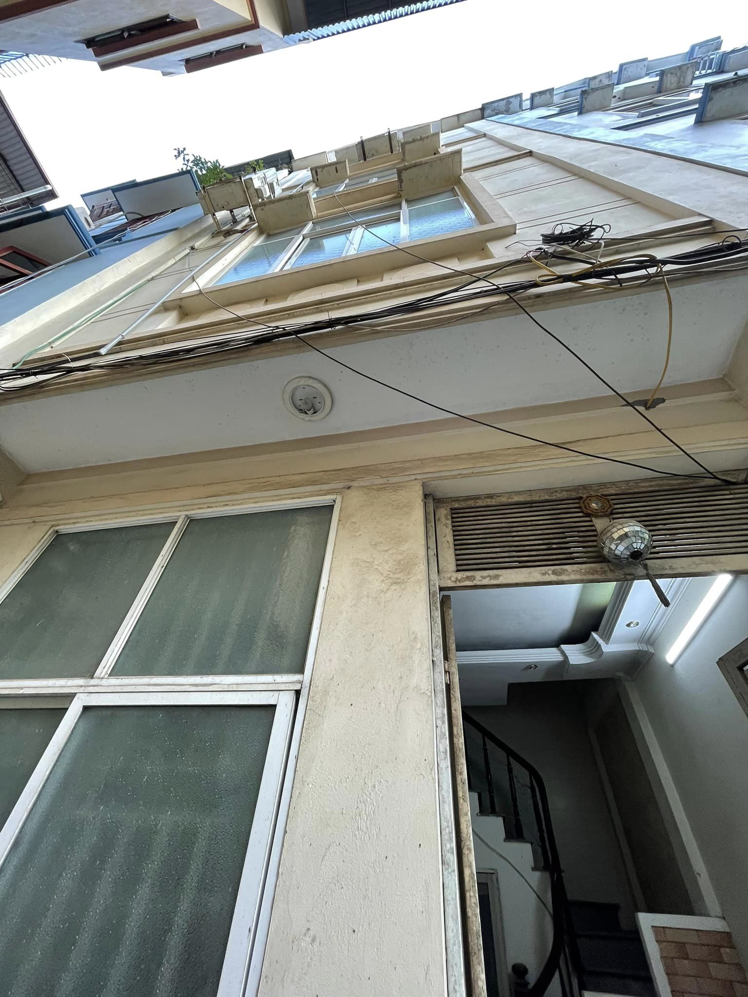 Nhà Hơn 2 tỷ Cực Hợp Lý 5 Tầng, MT=4,5m Phố Quan Nhân-Thanh Xuân