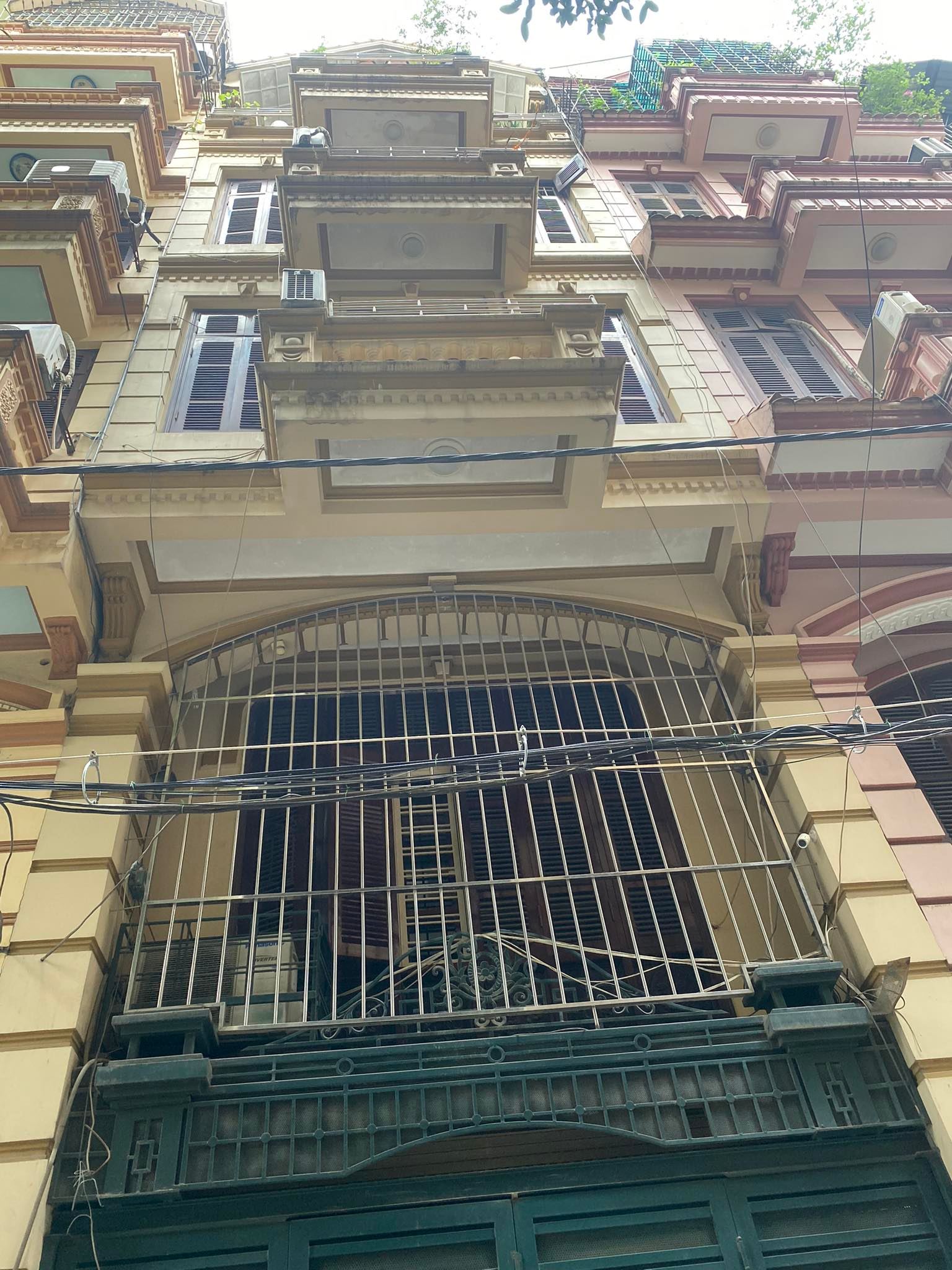 Bán gấp nhà 5 tầng khu phân lô Phan Văn Trường, Trần Quốc Hoàn 50m, 10,7 tỷ.