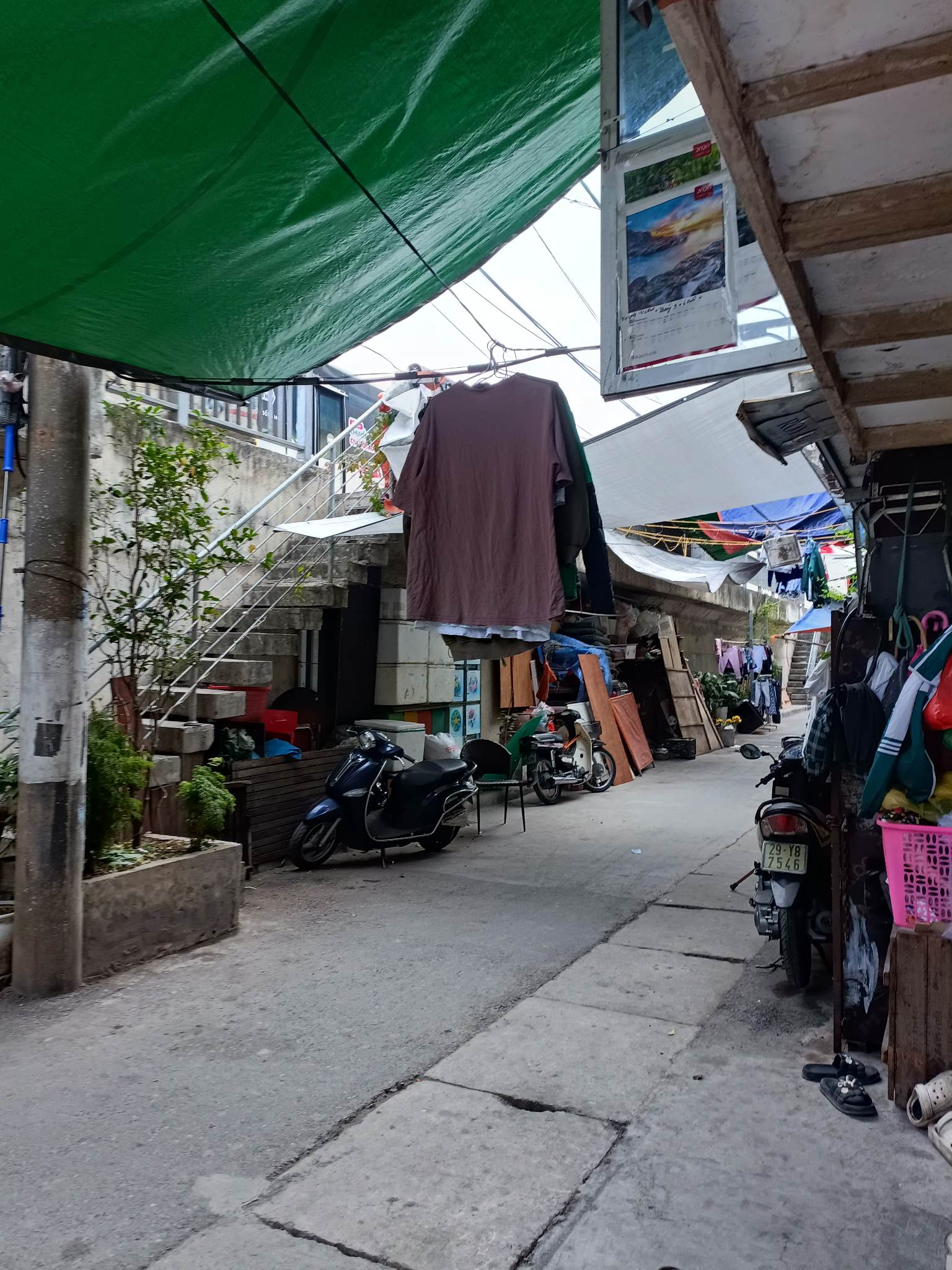 BÁN NHÀ CẤP 4 NGÕ 3 GÁC THÔNG - 10M RA Ô TÔ TRÁNH - THUẬN TIỆN GIAO THÔNG