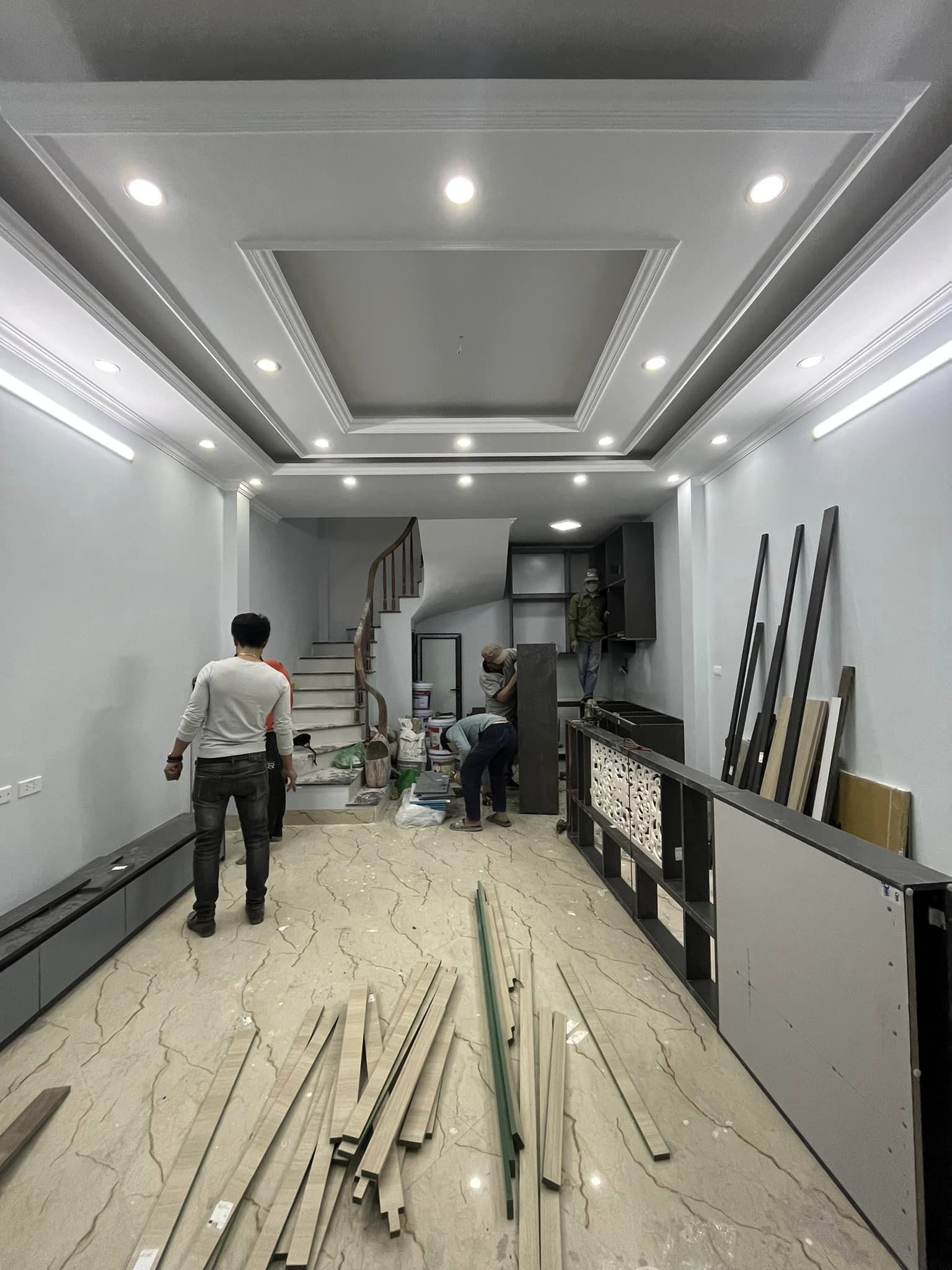 Bán nhà trung tâm Hoàng Mai, LÔ GÓC 3 THOÁNG - CÁCH MẶT HỒ ĐỀN LỪ VÀI BƯỚC CHÂN 43m 5T 4.25 Tỷ