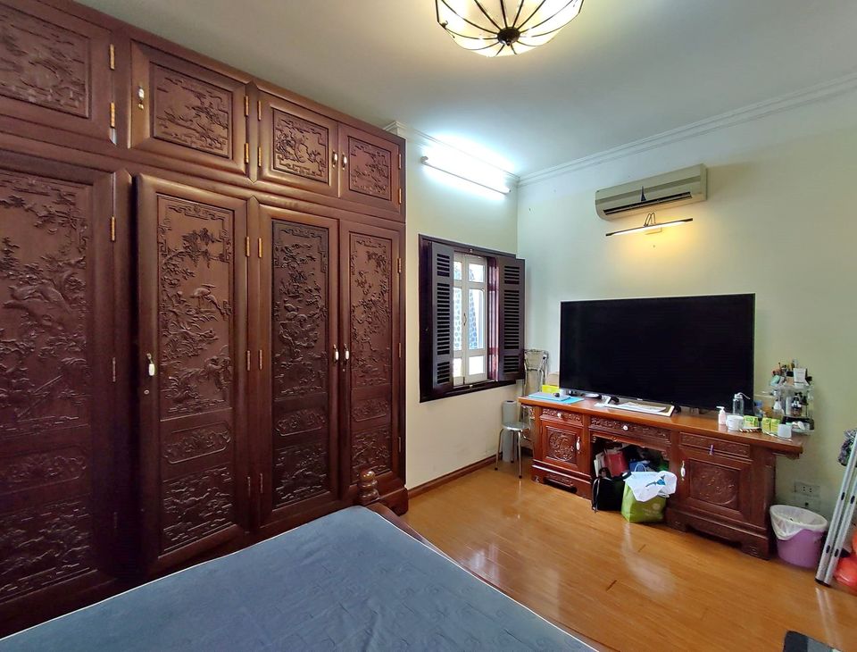 BÁN NHÀ NGÕ THỤY KHUÊ 32M2 X 5 TẦNG , ĐỦ CÔNG NĂNG, GẦN PHỐ, VÀI PHÚT RA HỒ TÂY