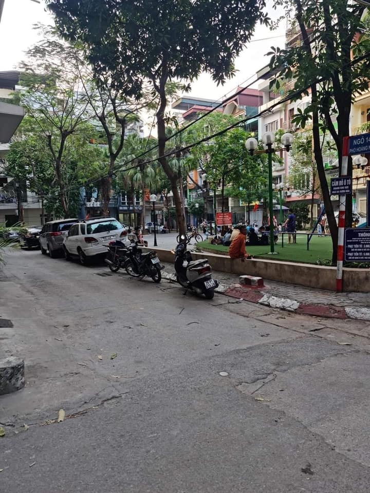 BÁN NHÀ PHỐ NGUYỄN NGỌC VŨ CẦU GIẤY ,SỔ ĐỎ .KINH DOANH .