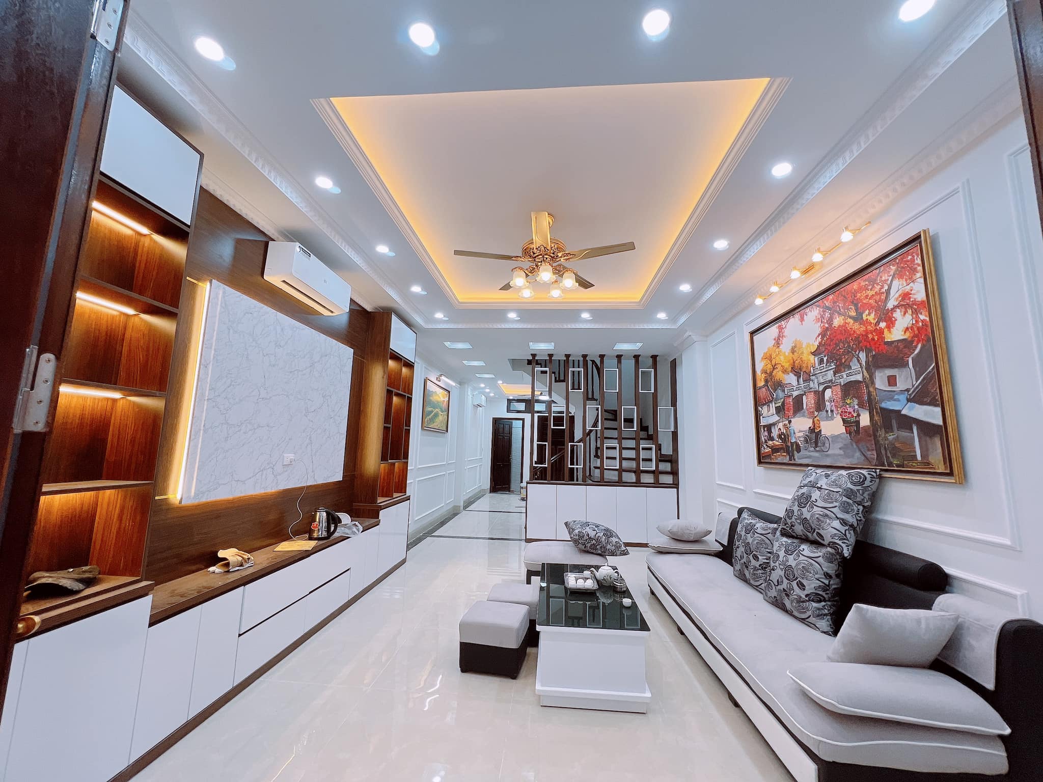 BÁN NHÀ LẠC LONG QUÂN 8.1 TỶ 60M2 5T MT 4.3M – NGÕ THÔNG – 2 THOÁNG – GẦN PHỐ - NHÀ ĐẸP - OTO ĐỖ