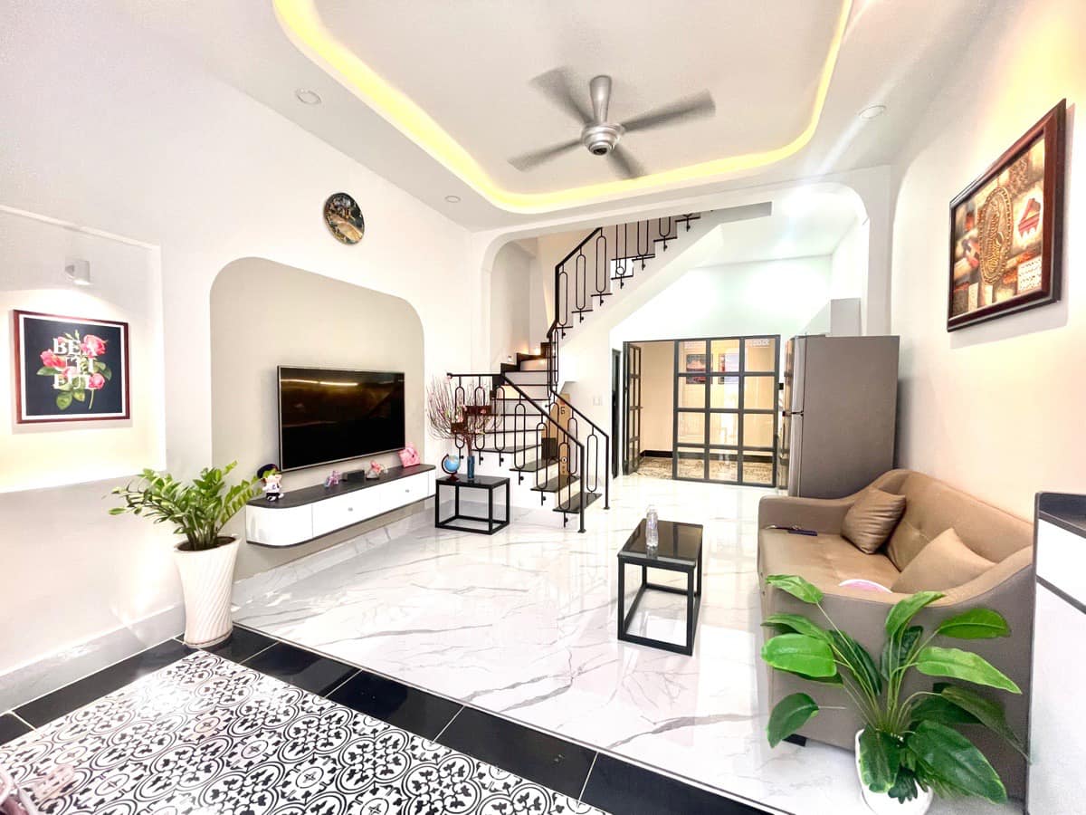 Bán nhà đẹp đường Nguyễn Quý Anh - 45m2 - 3 phòng ngủ - tặng nội thất