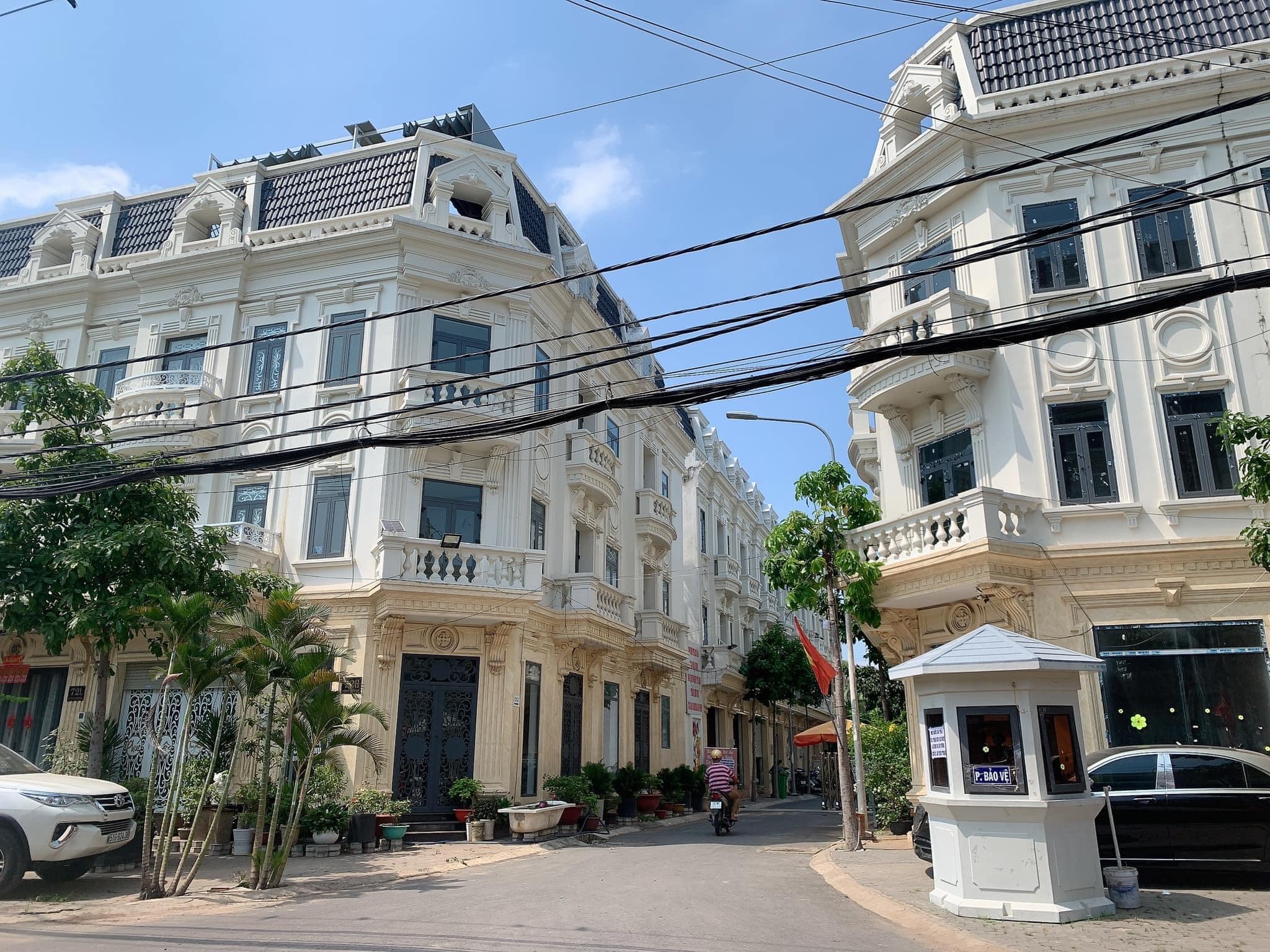 XE HƠI ĐẾN CỬA, NHÀ 4 TẦNG, THIẾT KẾ HIỆN ĐẠI, KHU AN NINH,53.8M2 GIÁ 9.8 TỶ