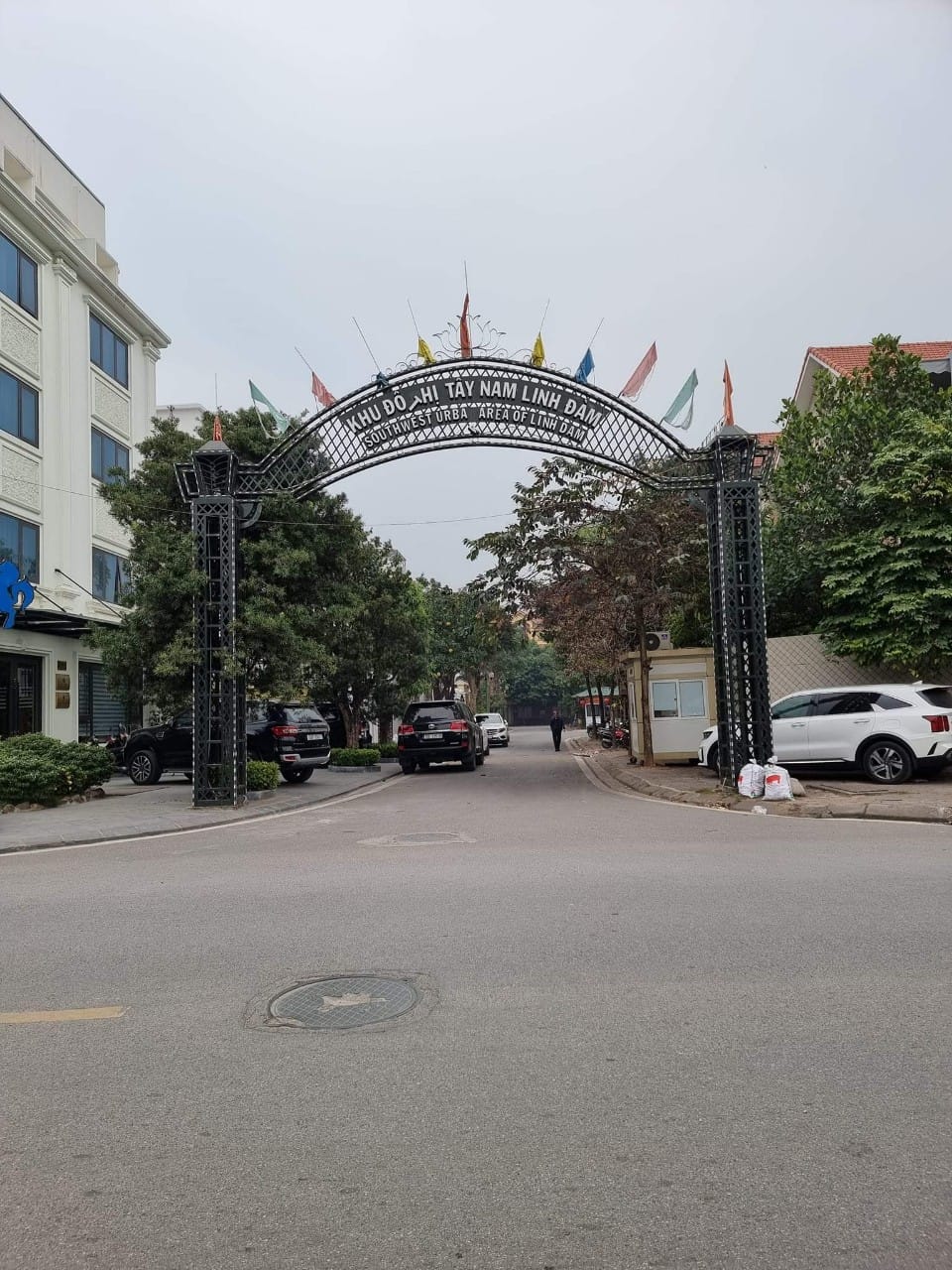 BIỆT THỰ 4 MẶT THOÁNG, T.MÁY, VỈA HÈ, VIEW HỒ, KD ĐỦ LOẠI KĐT TÂY NAM LINH ĐÀM, 210M, MT: 10,5M, GIÁ BÁN: 32 TỶ.