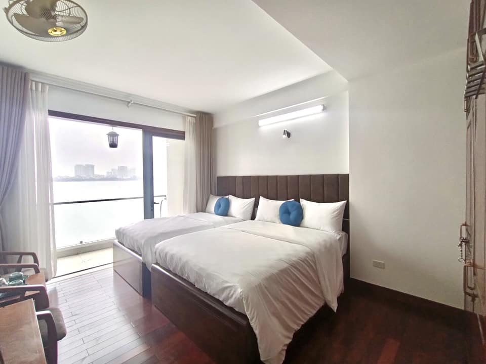 BÁN KHÁCH SẠN MĂT HỒ TÂY PHỐ QUẢNG KHÁNH TÂY HỒ.TÂY NHIỀU HƠN TA.