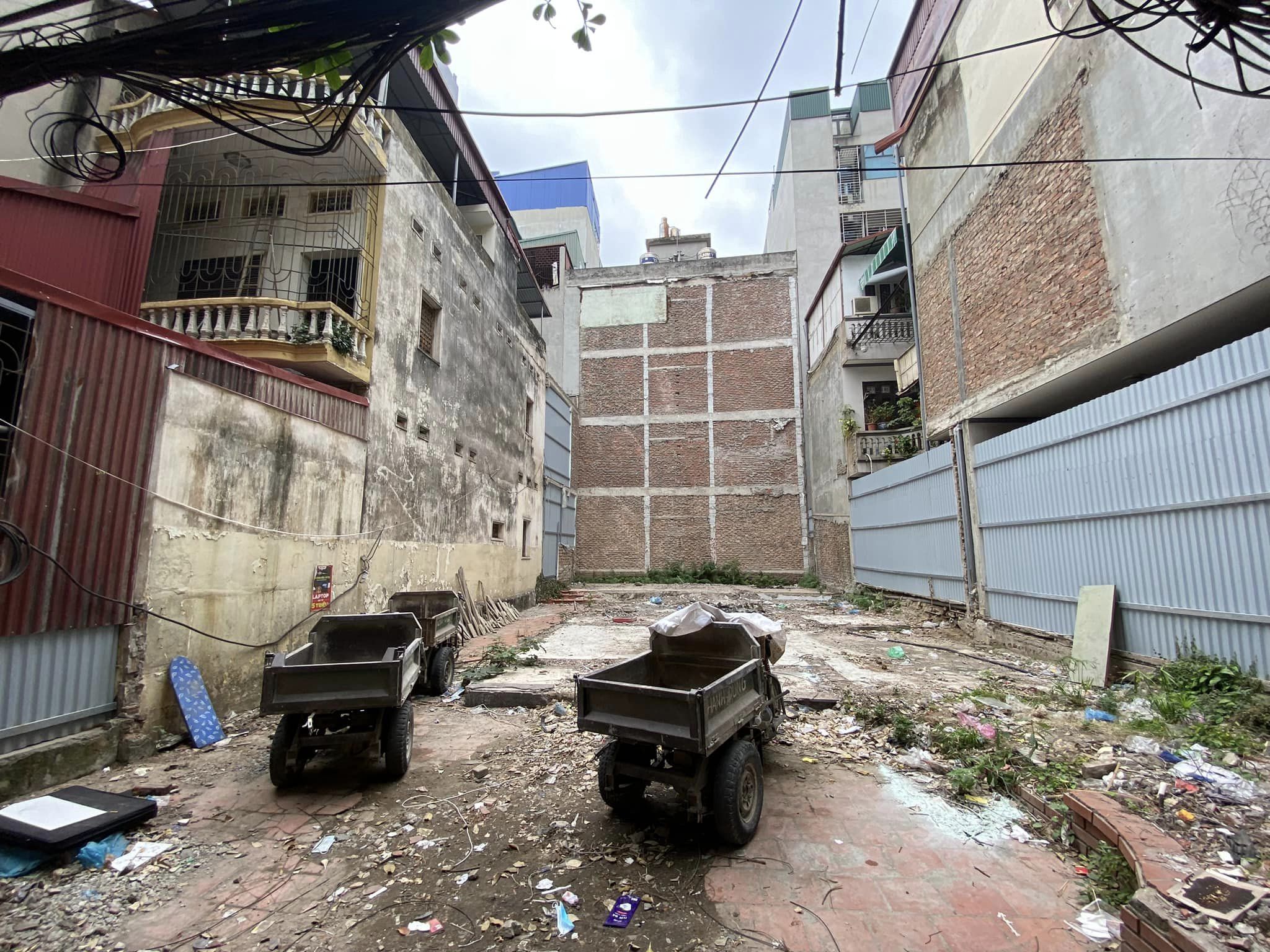 Bán Đất Thổ Cư – Trung kính 107M2 – Sổ Phân Lô mặt tiền 5M -ô tô con vào tận đất 15 tỷ